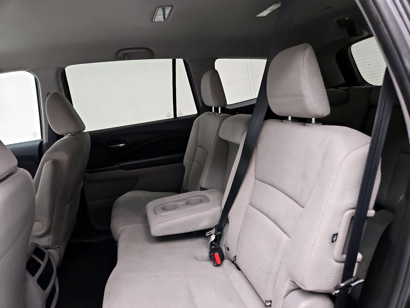 2017 Honda Pilot LX - Photo 20