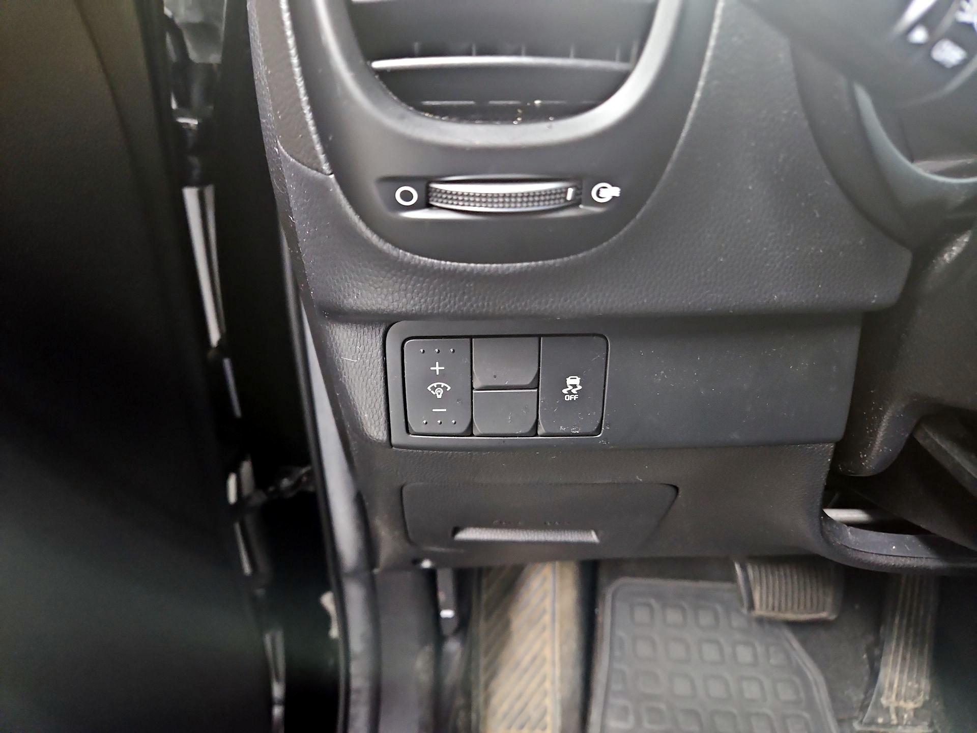 Thumbnail: 2014 Kia Soul - 13