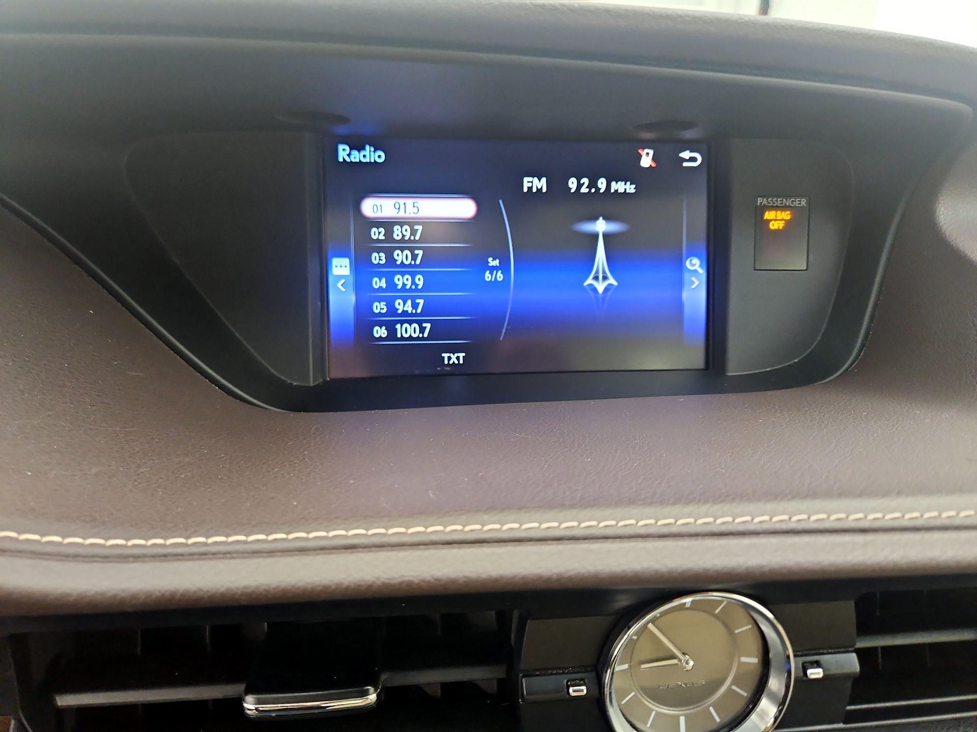 Thumbnail: 2016 Lexus ES - 15