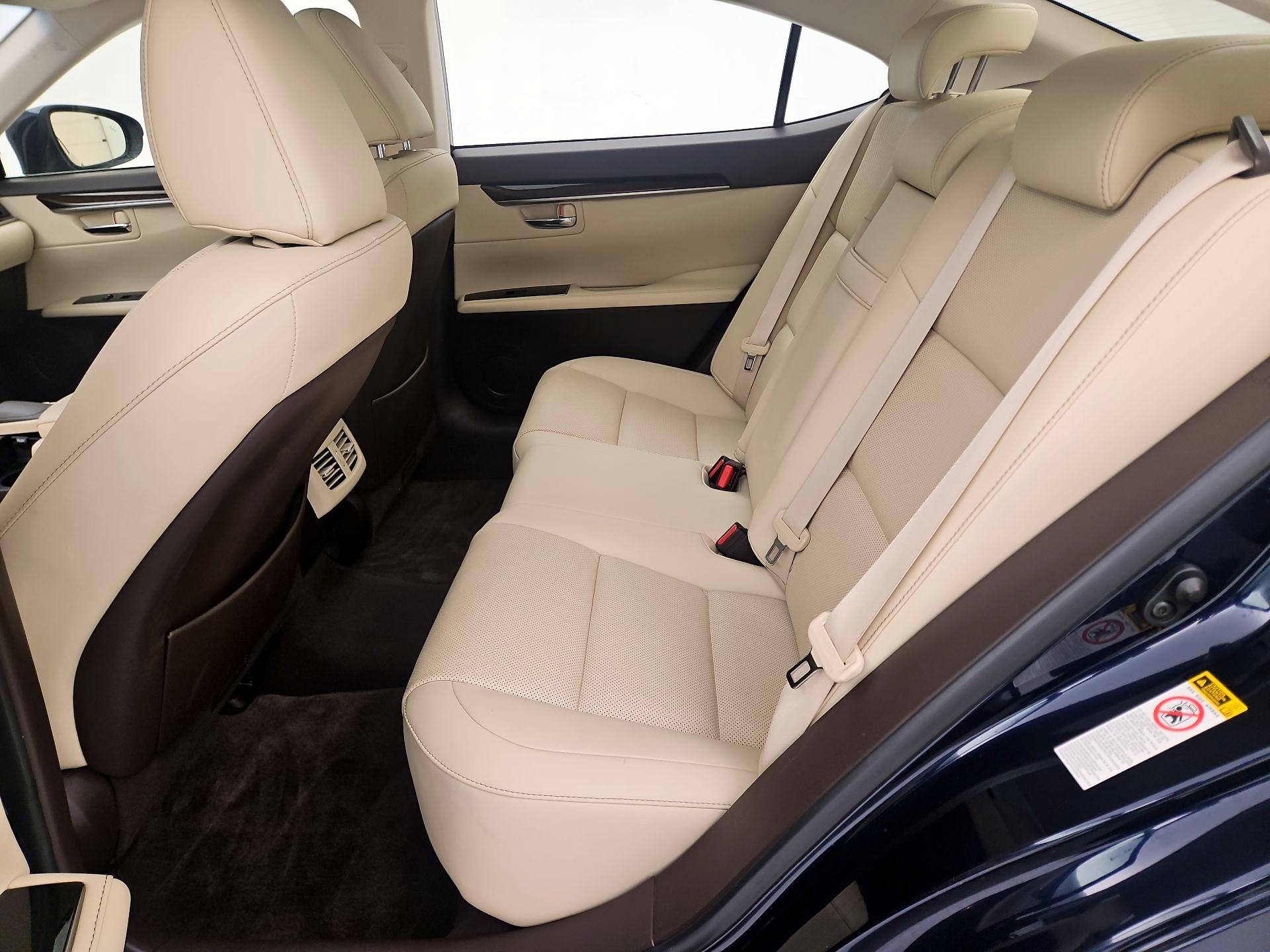 Thumbnail: 2016 Lexus ES - 20
