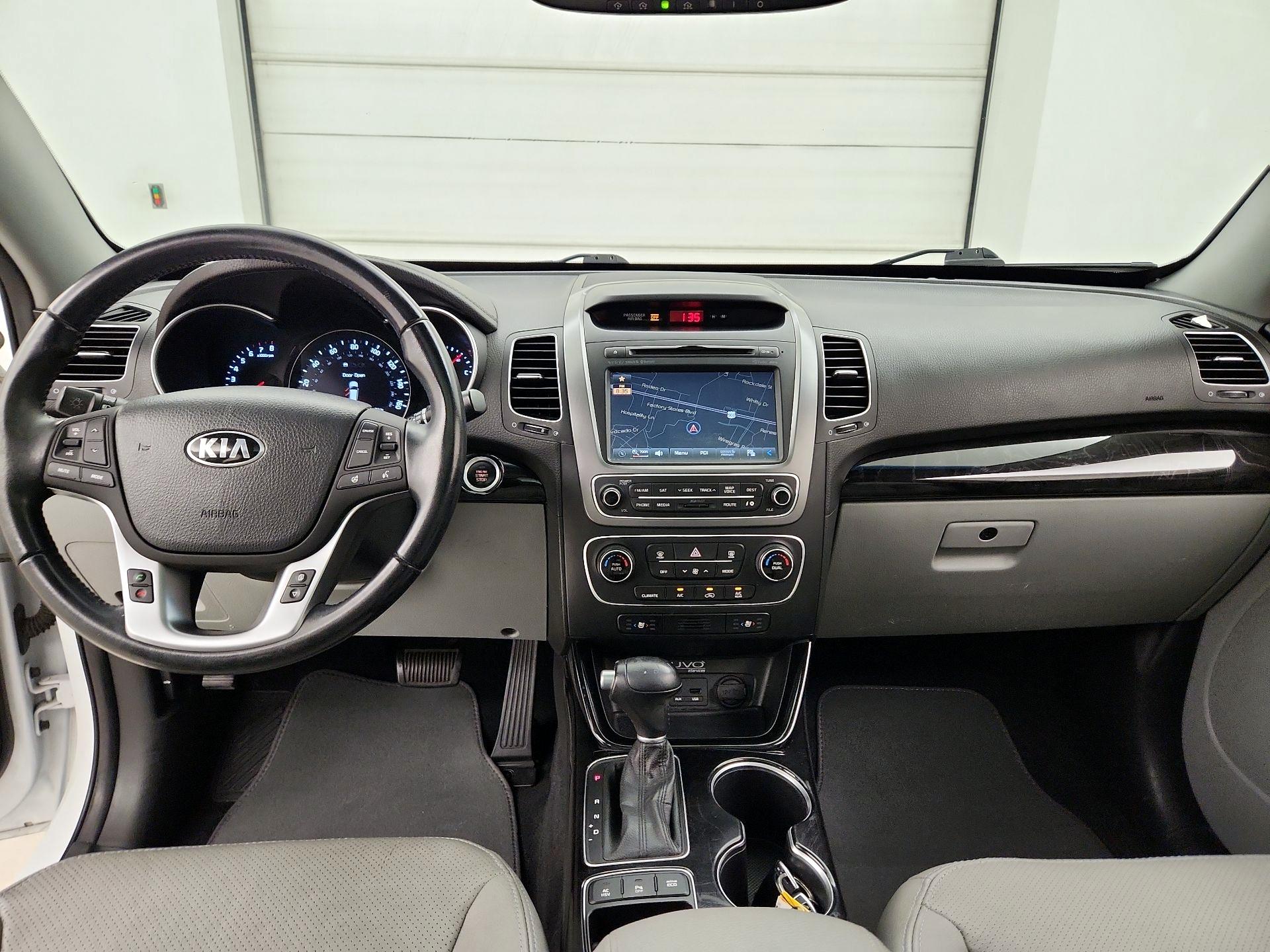 Thumbnail: 2015 Kia Sorento - 9