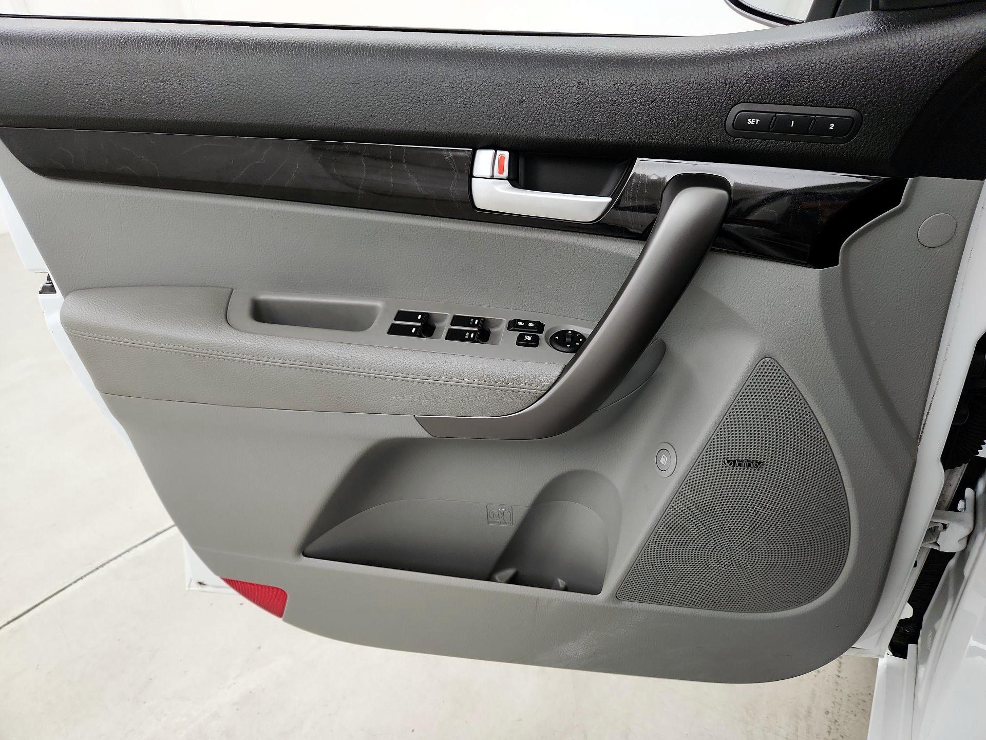 Thumbnail: 2015 Kia Sorento - 12