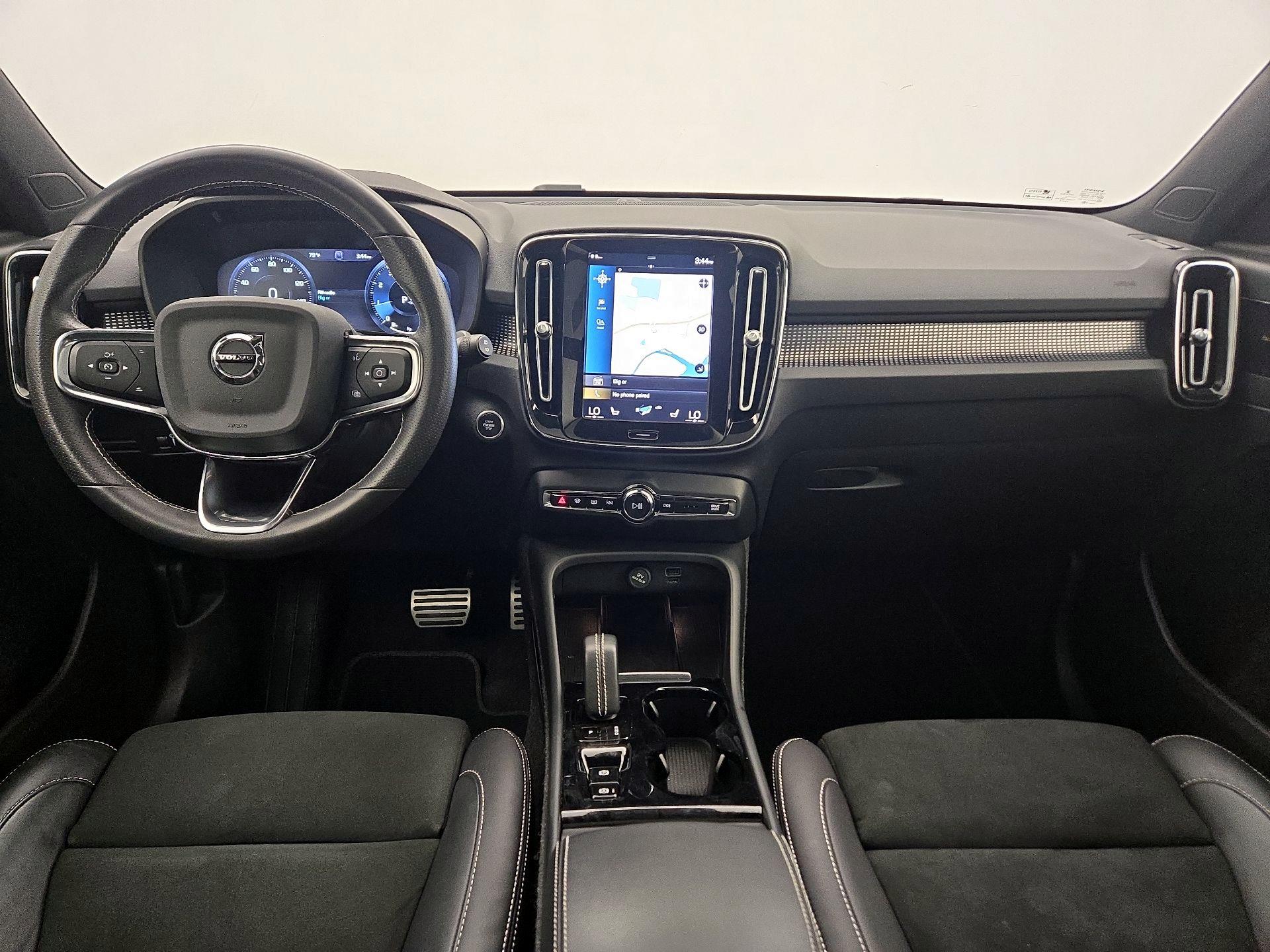 Thumbnail: 2021 Volvo XC40 - 9