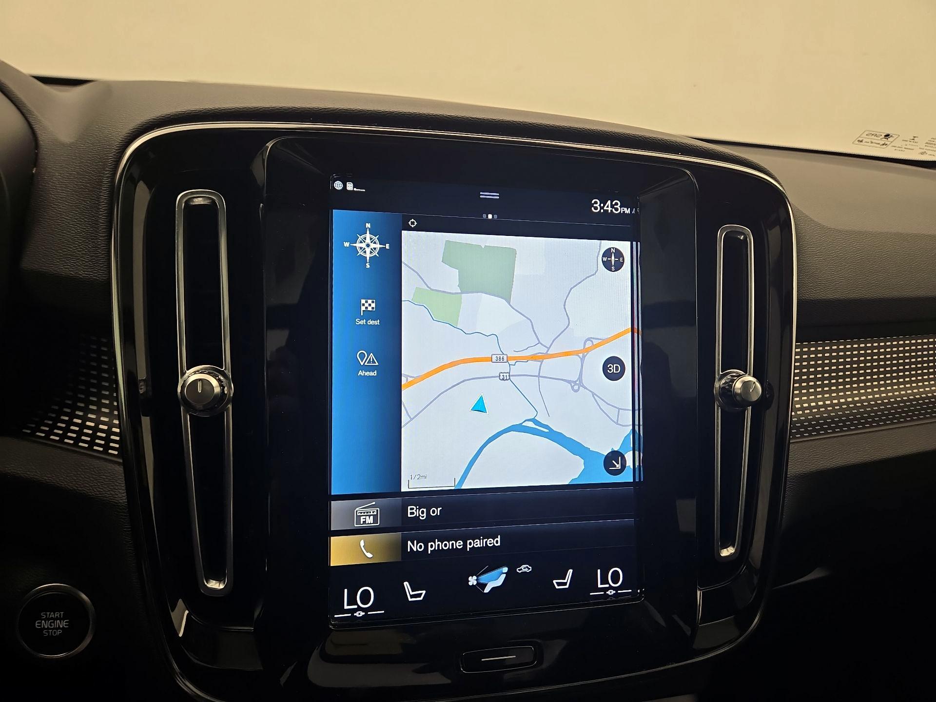 Thumbnail: 2021 Volvo XC40 - 14