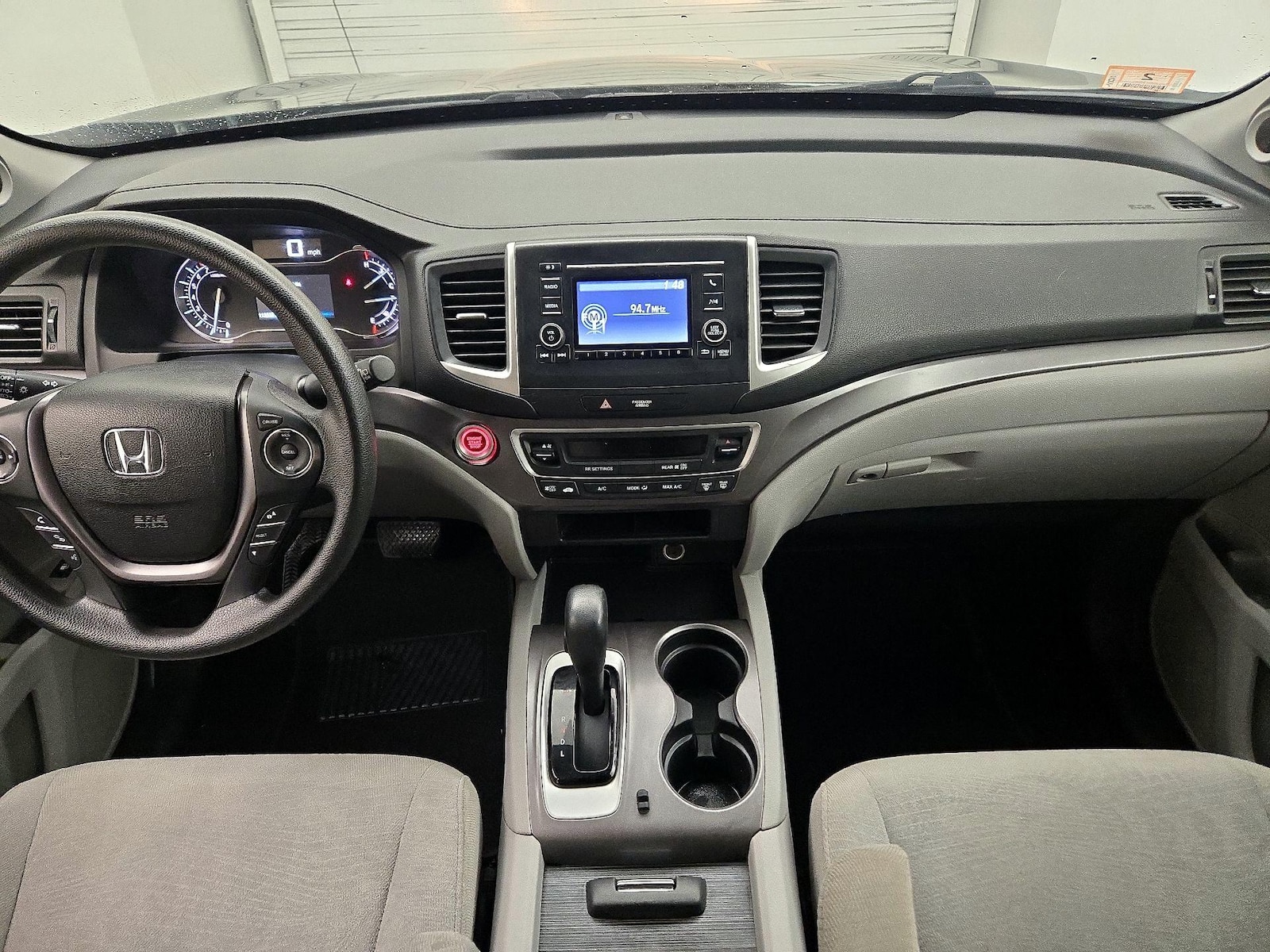 2017 Honda Pilot LX - Photo 10