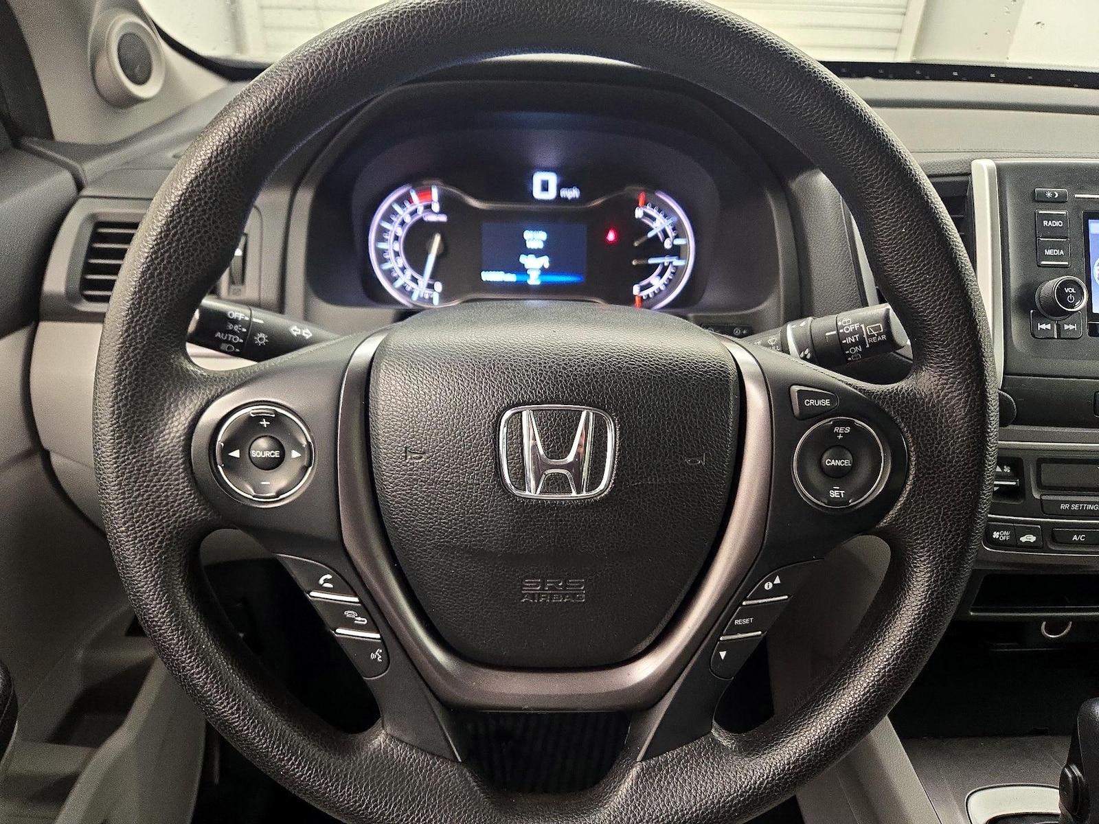 2017 Honda Pilot LX - Photo 11