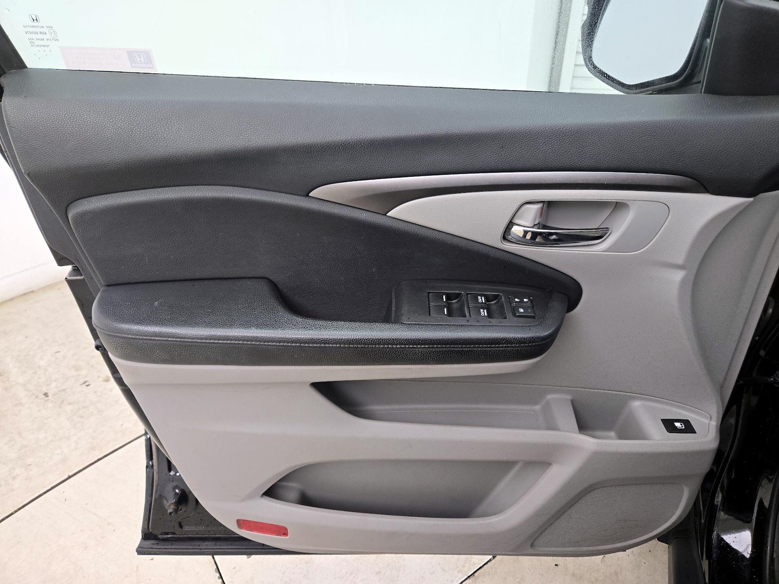 2017 Honda Pilot LX - Photo 13