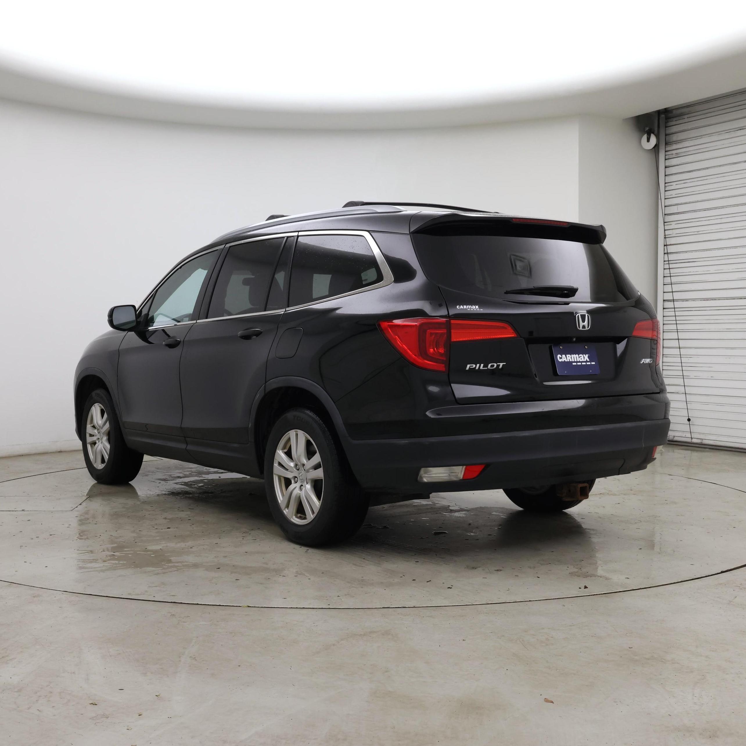 Thumbnail: 2017 Honda Pilot - 2