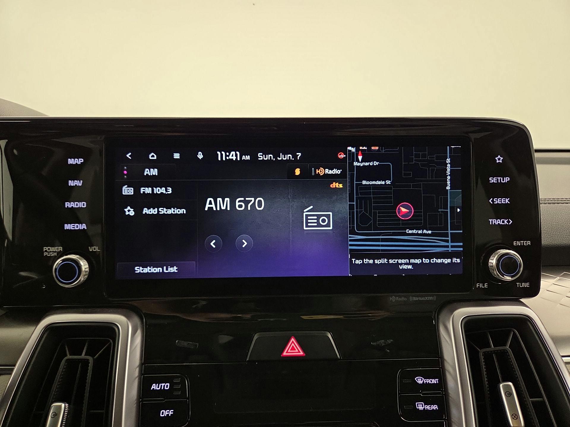 Thumbnail: 2023 Kia Sorento - 16