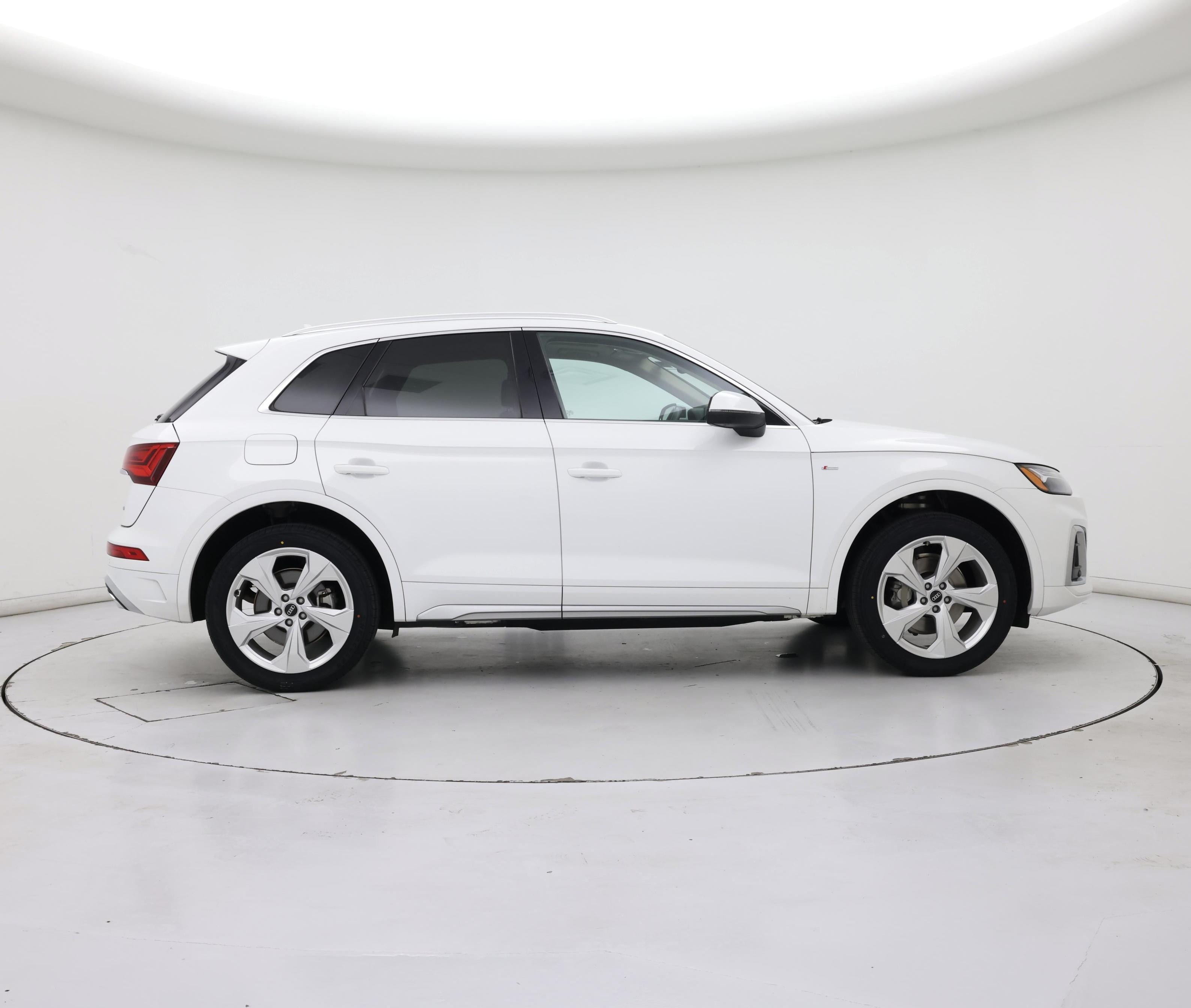 Thumbnail: 2022 Audi Q5 - 7