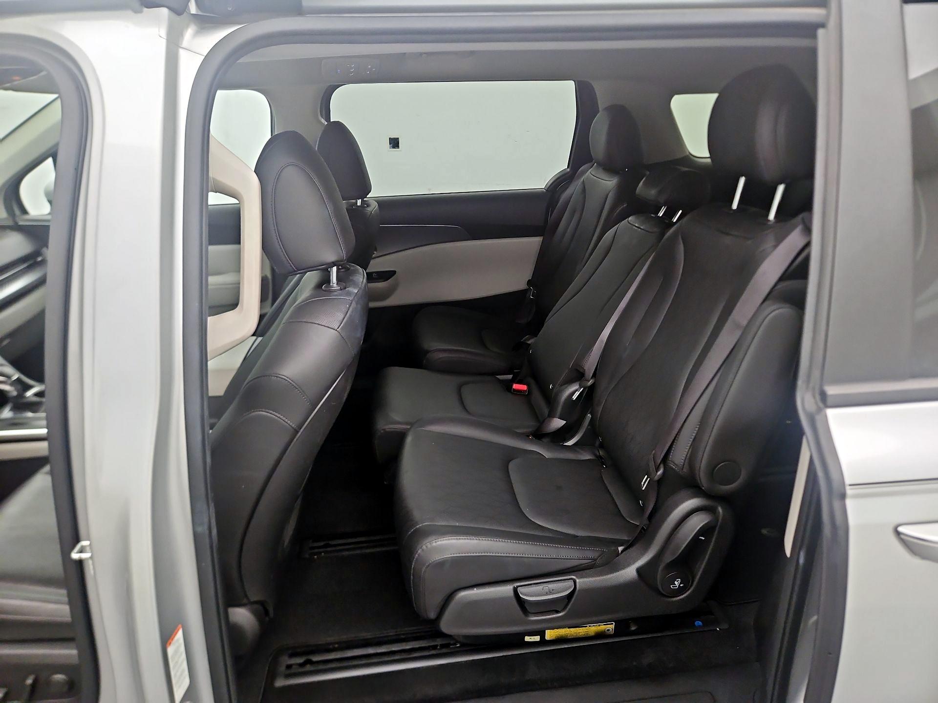 Thumbnail: 2023 Kia Carnival - 19