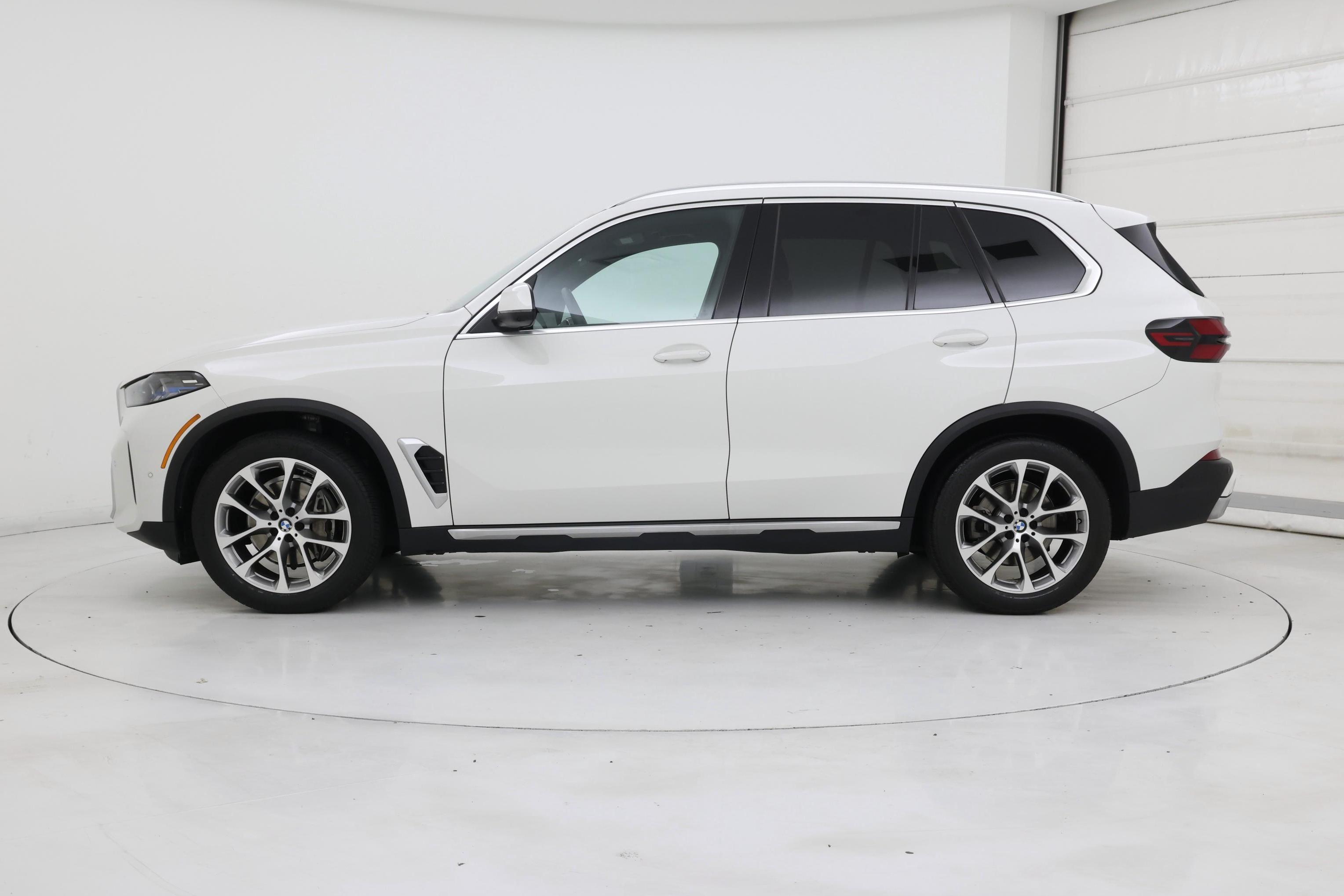 Thumbnail: 2024 BMW X5 - 3