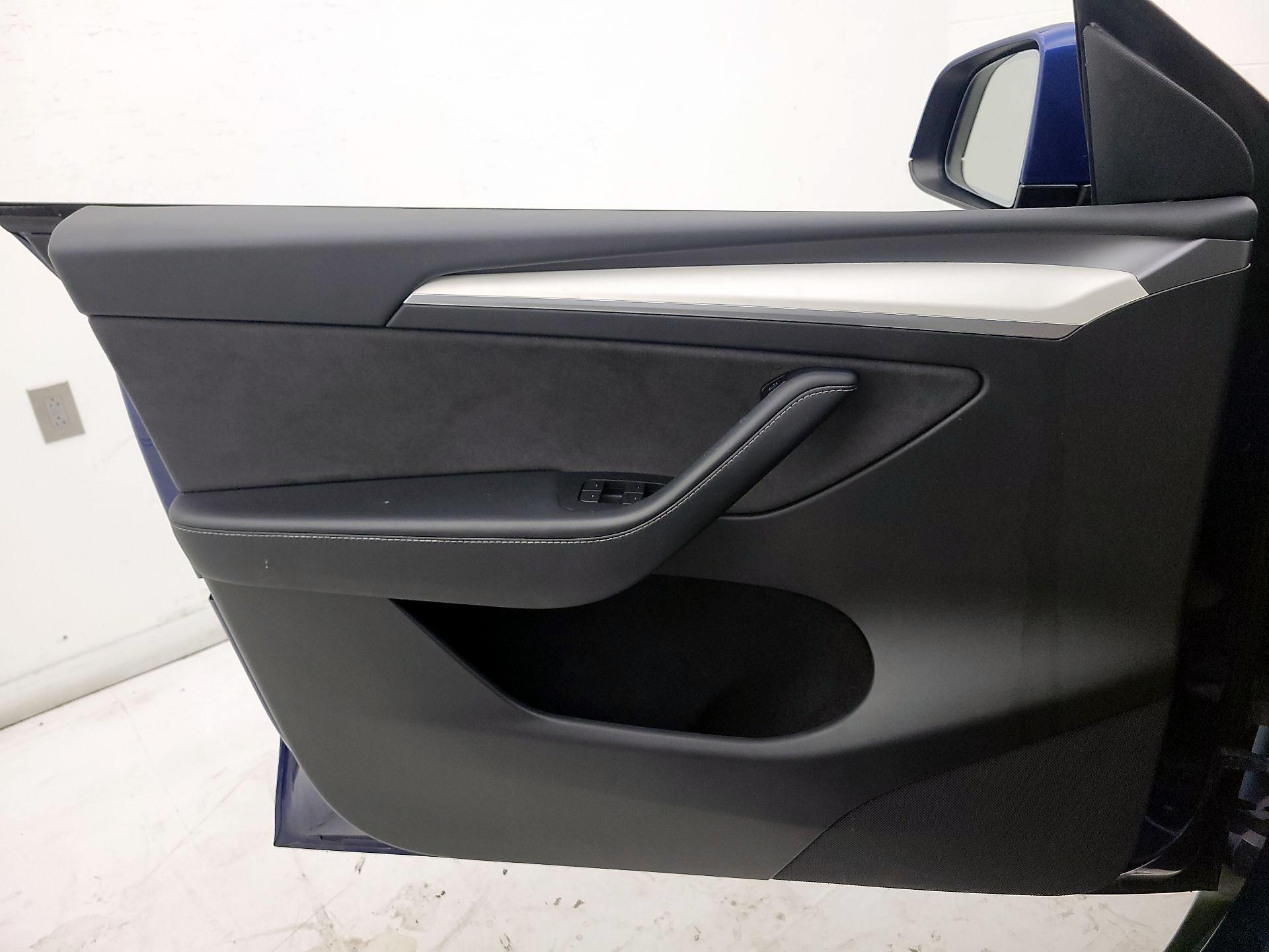Thumbnail: 2022 Tesla Model Y - 12