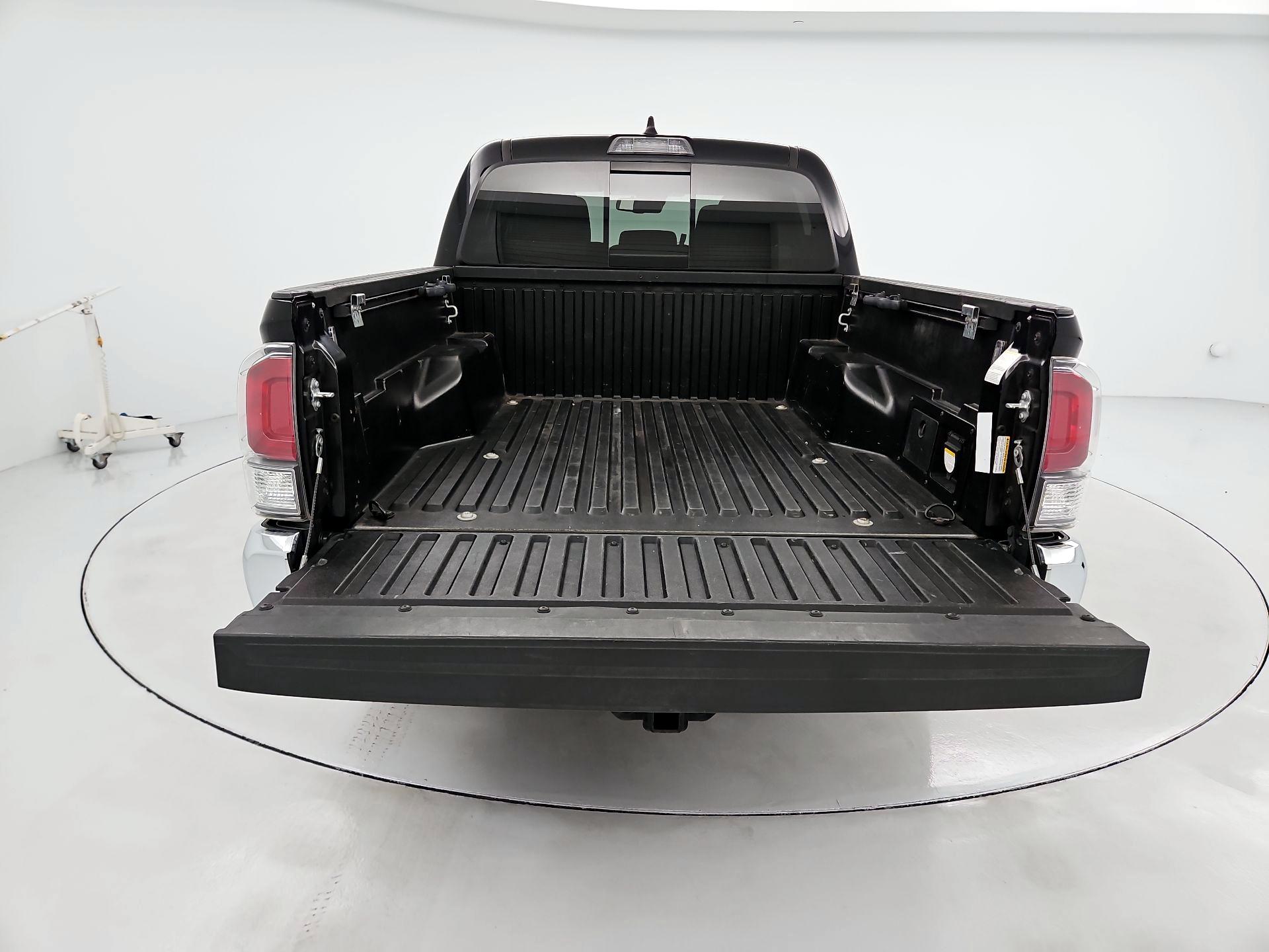 Thumbnail: 2021 Toyota Tacoma - 20