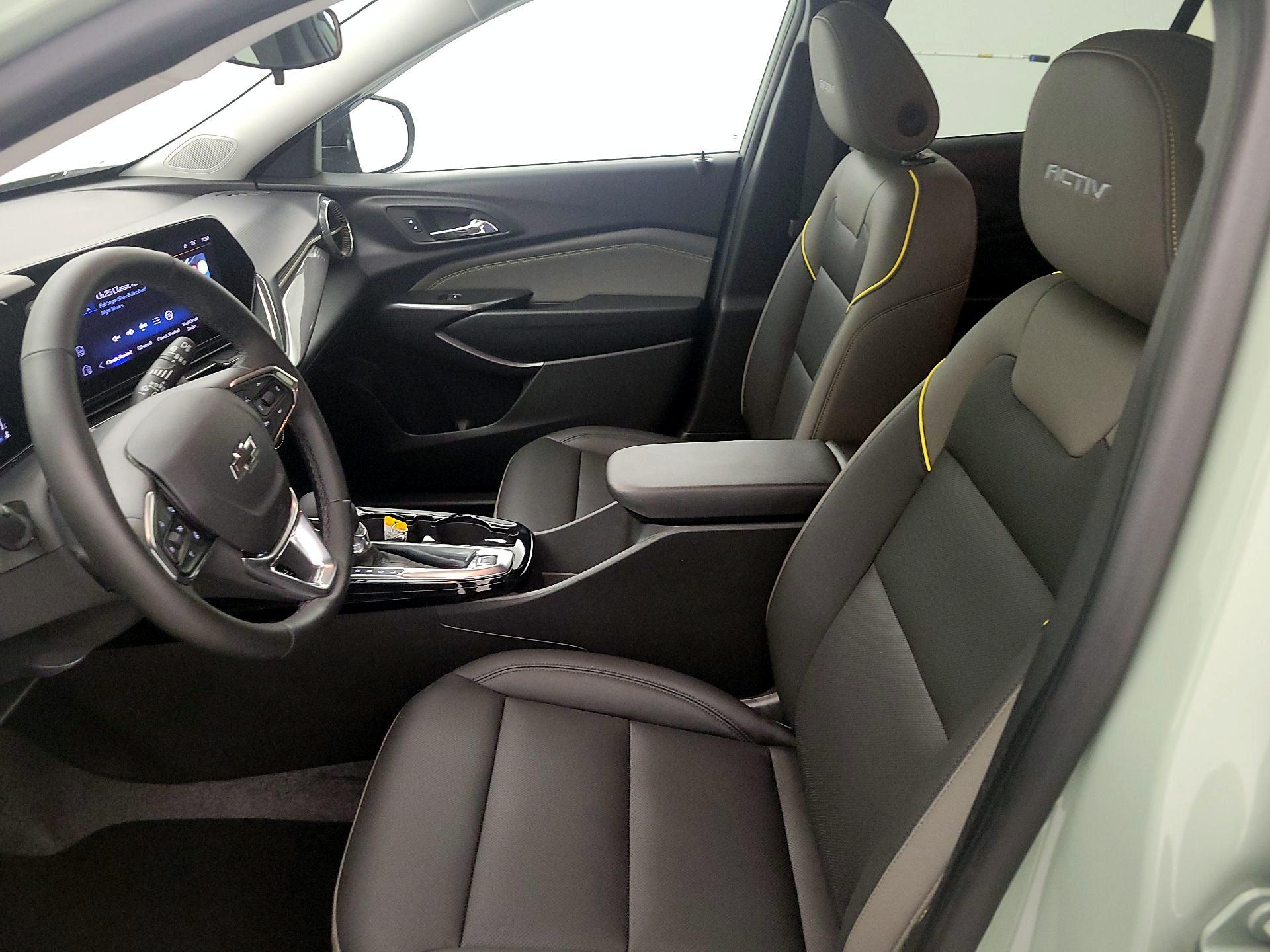 Thumbnail: 2025 Chevrolet Trax - 11