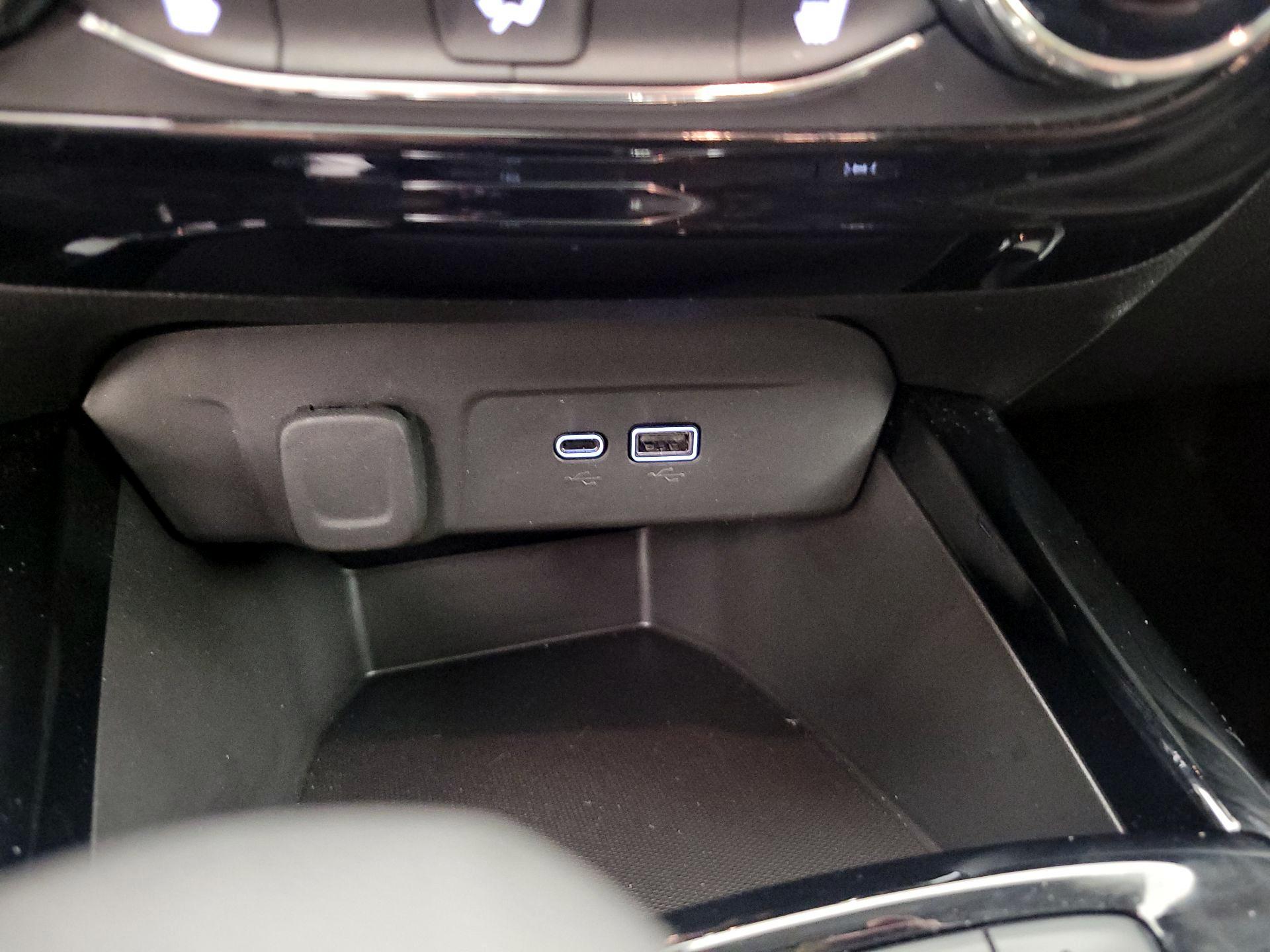 Thumbnail: 2025 Chevrolet Trax - 18