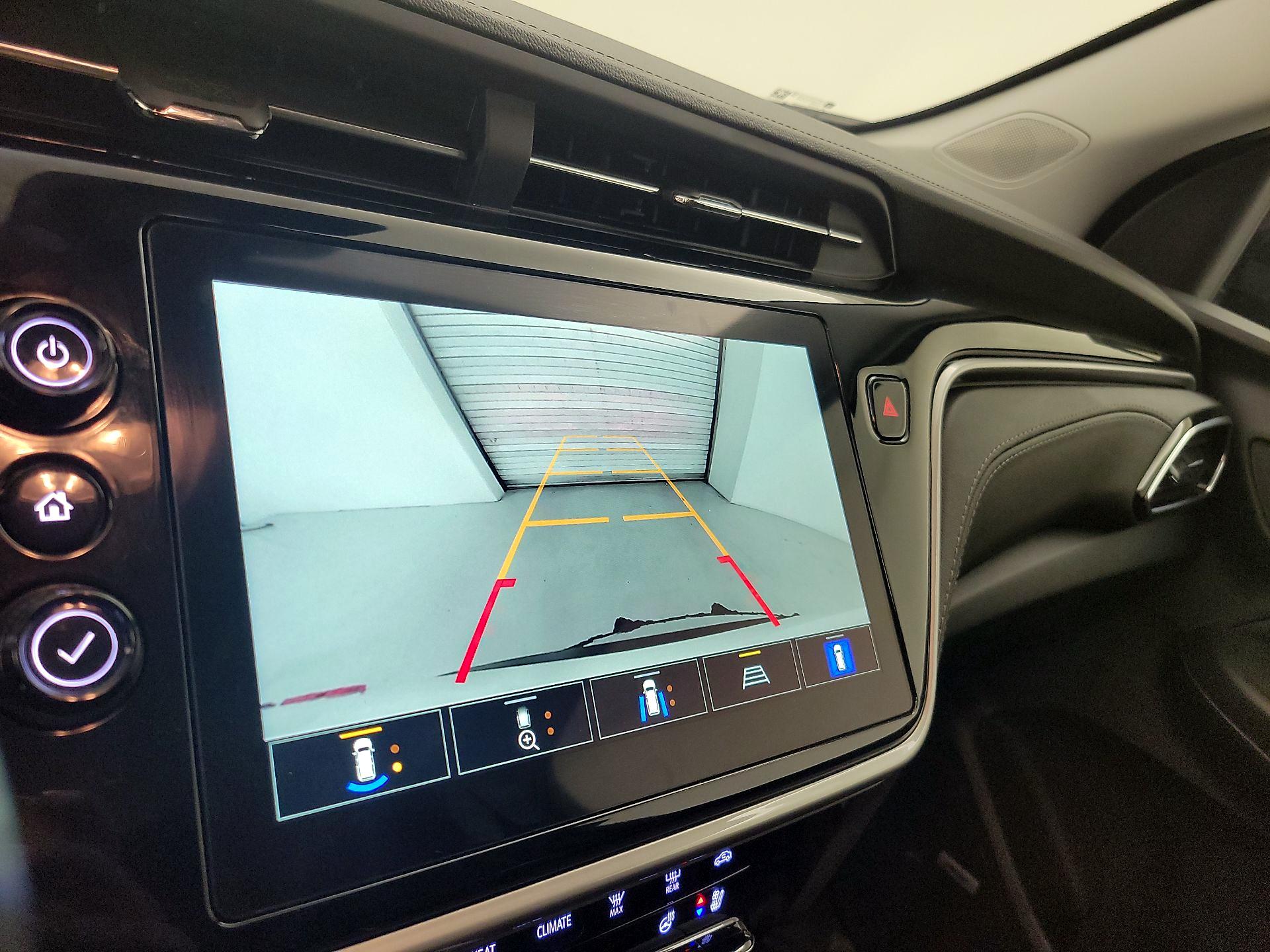 Thumbnail: 2023 Chevrolet Bolt EUV - 14