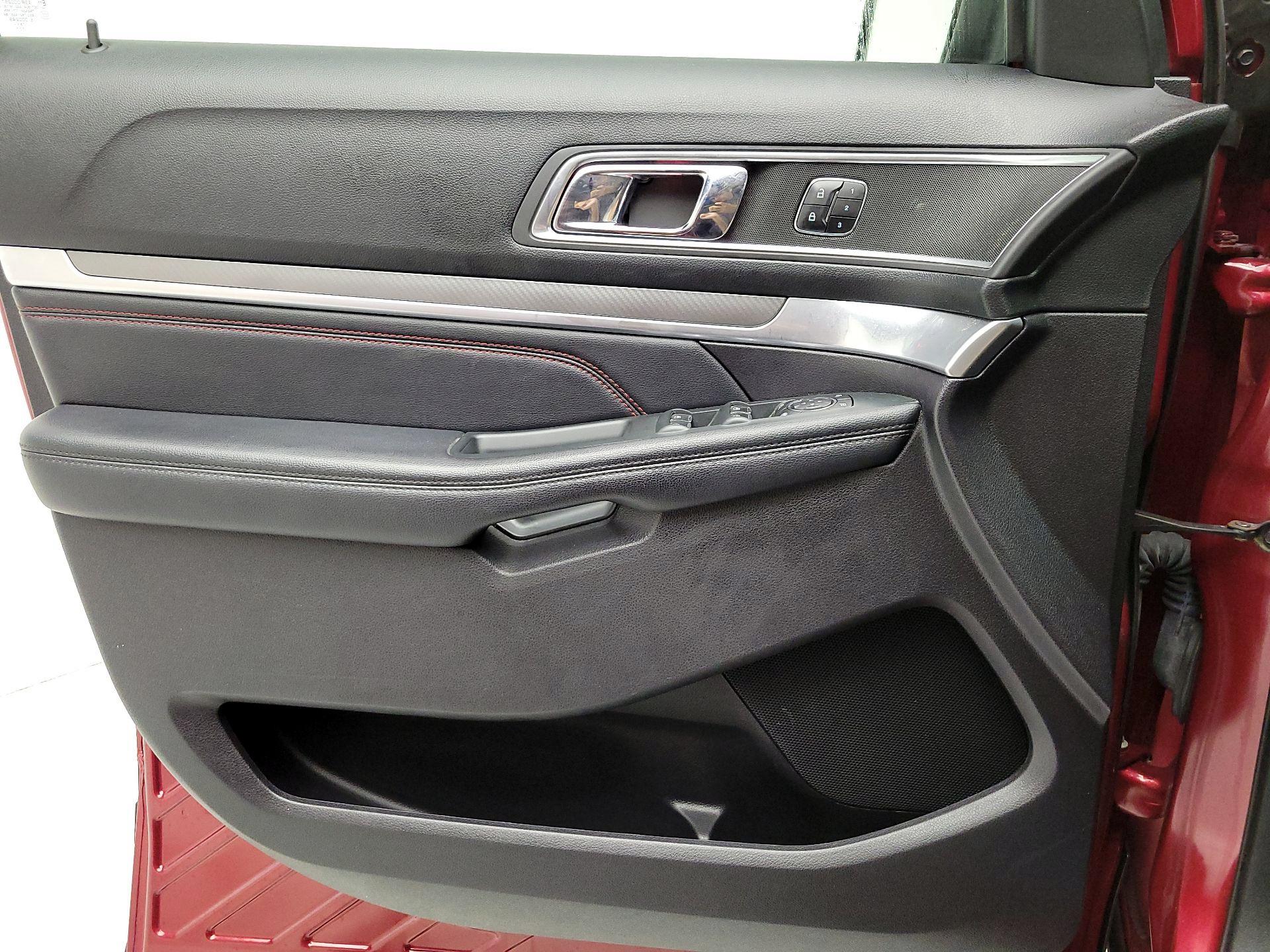Thumbnail: 2019 Ford Explorer - 12
