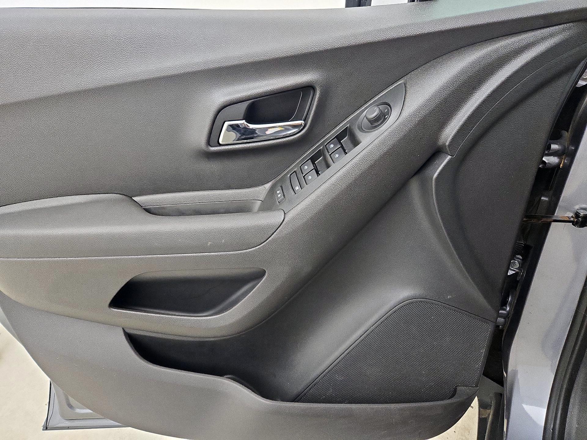 Thumbnail: 2020 Chevrolet Trax - 12