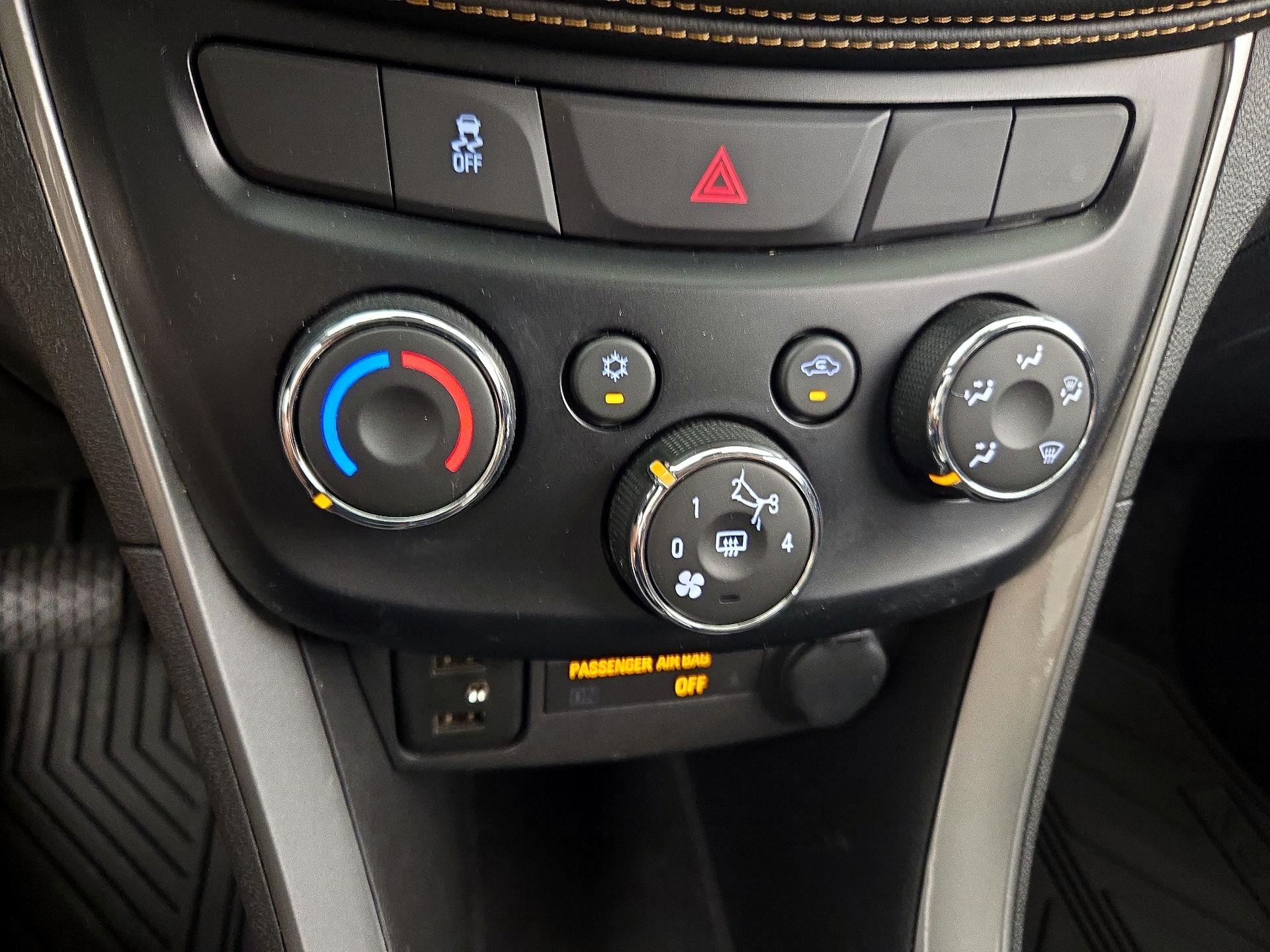 Thumbnail: 2020 Chevrolet Trax - 14