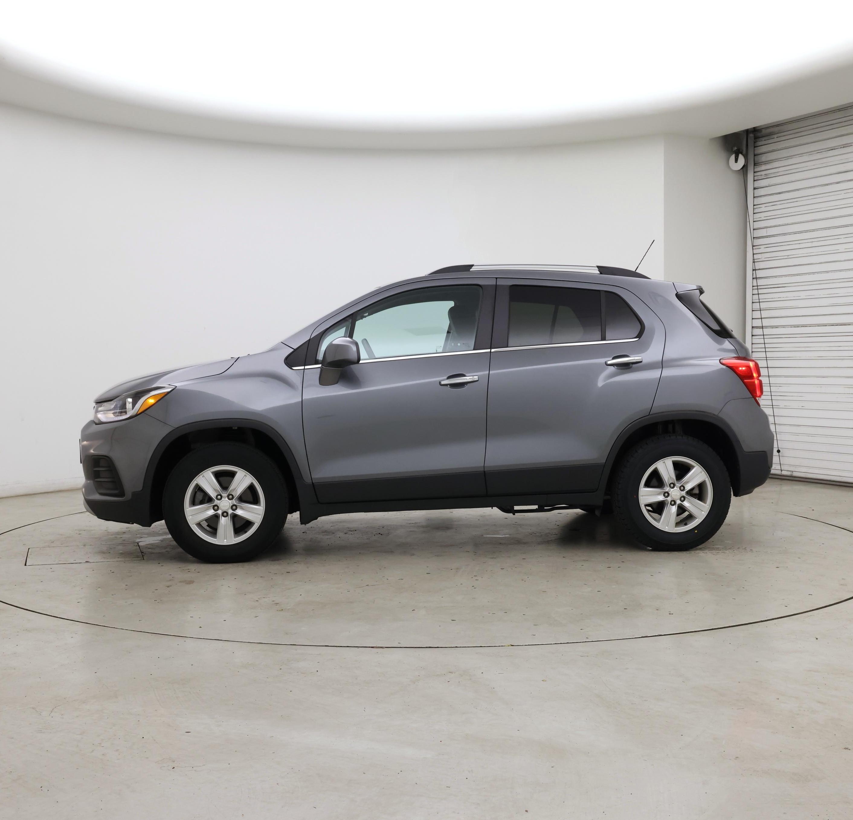 Thumbnail: 2020 Chevrolet Trax - 3