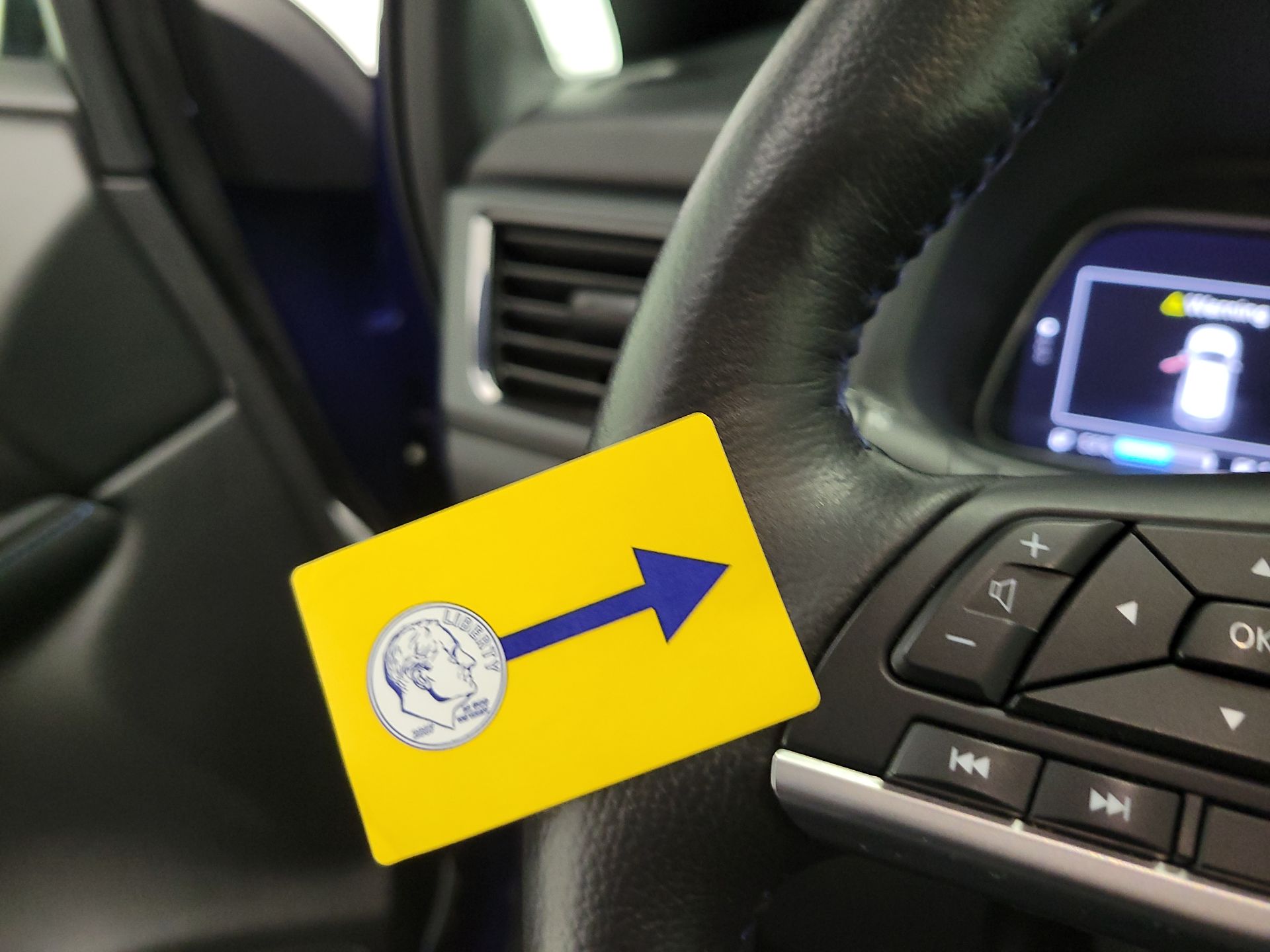 Thumbnail: 2023 Nissan Leaf - 19