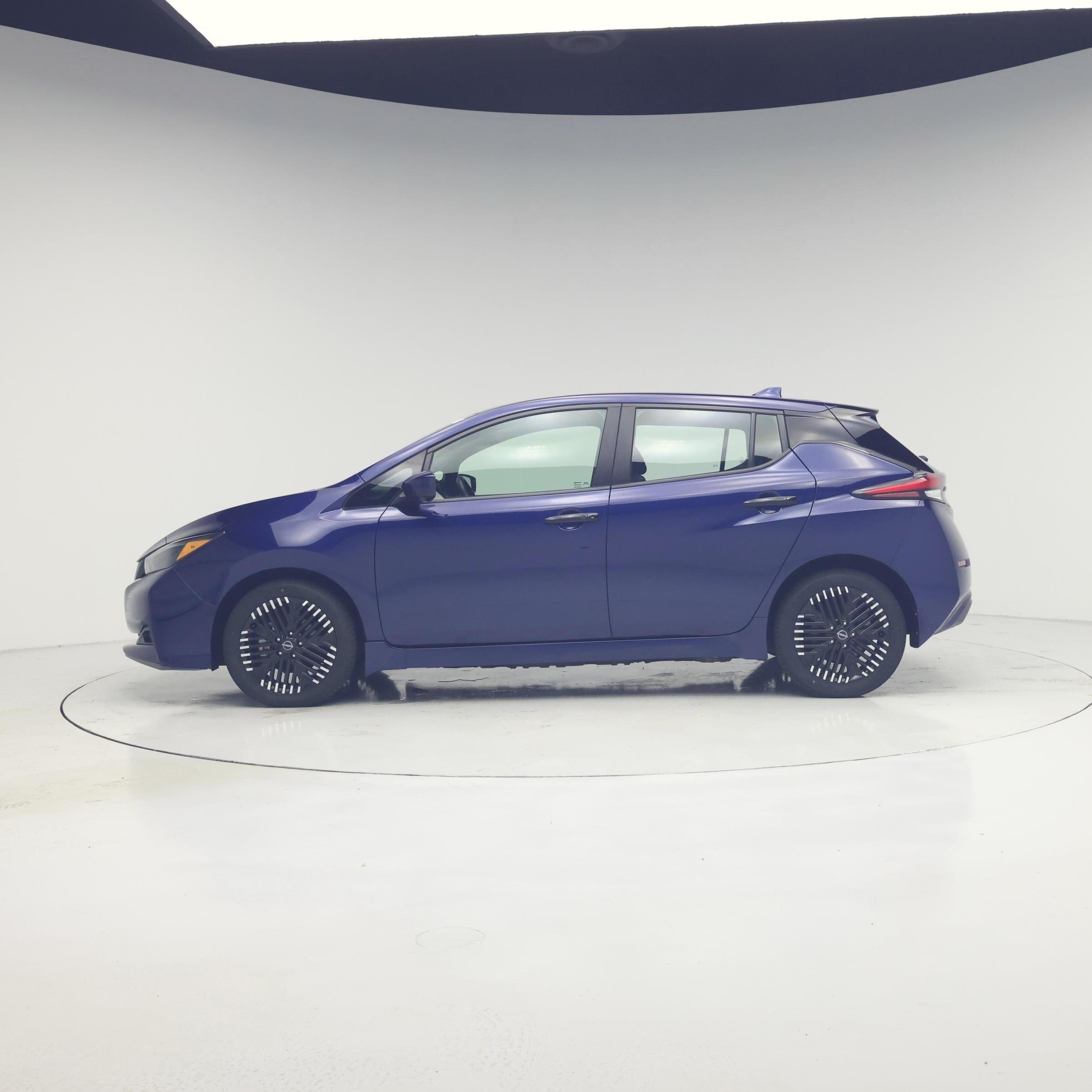 Thumbnail: 2023 Nissan Leaf - 3