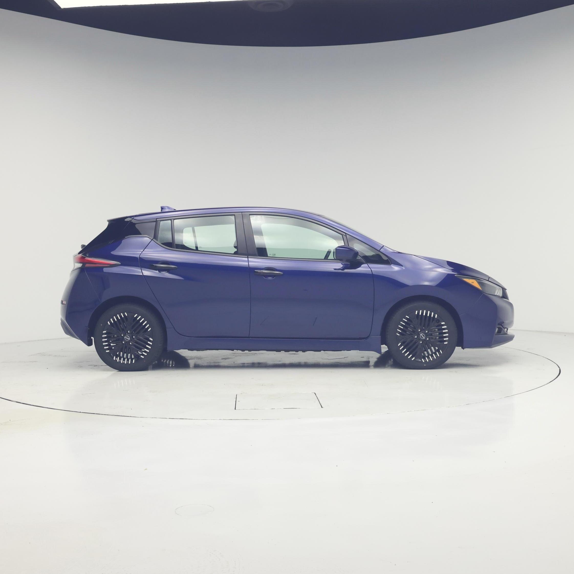 Thumbnail: 2023 Nissan Leaf - 7