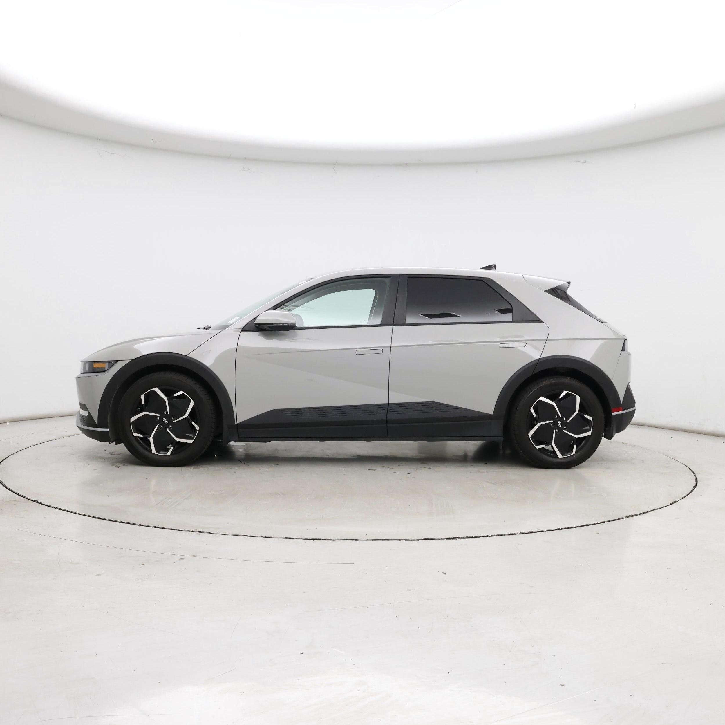 Thumbnail: 2023 Hyundai Ioniq 5 - 3