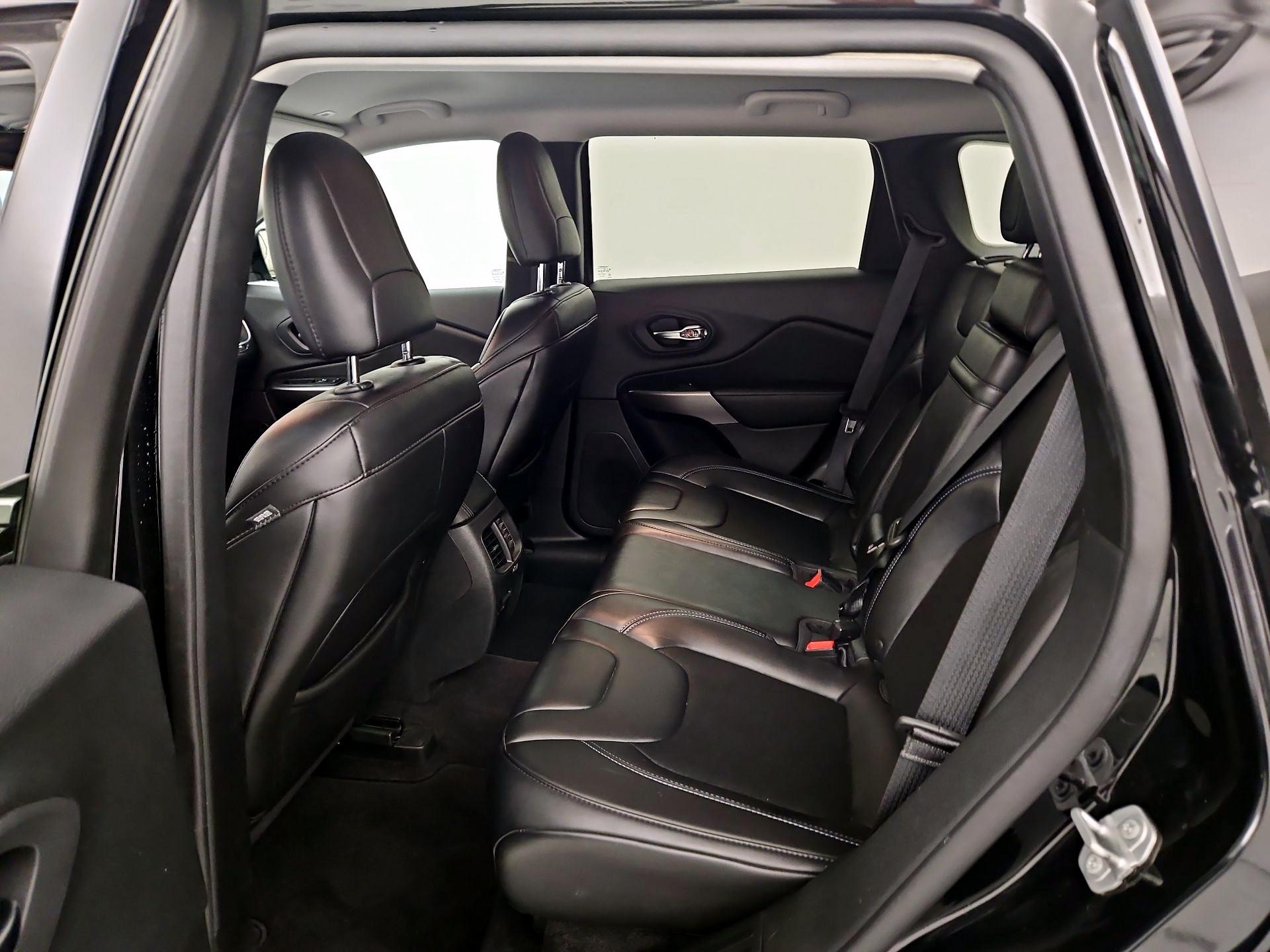 Thumbnail: 2019 Jeep Cherokee - 19