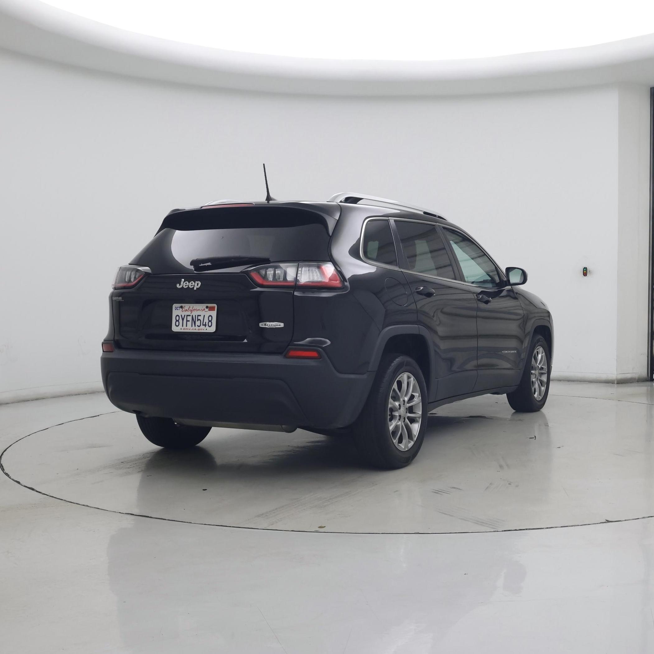 Thumbnail: 2019 Jeep Cherokee - 8