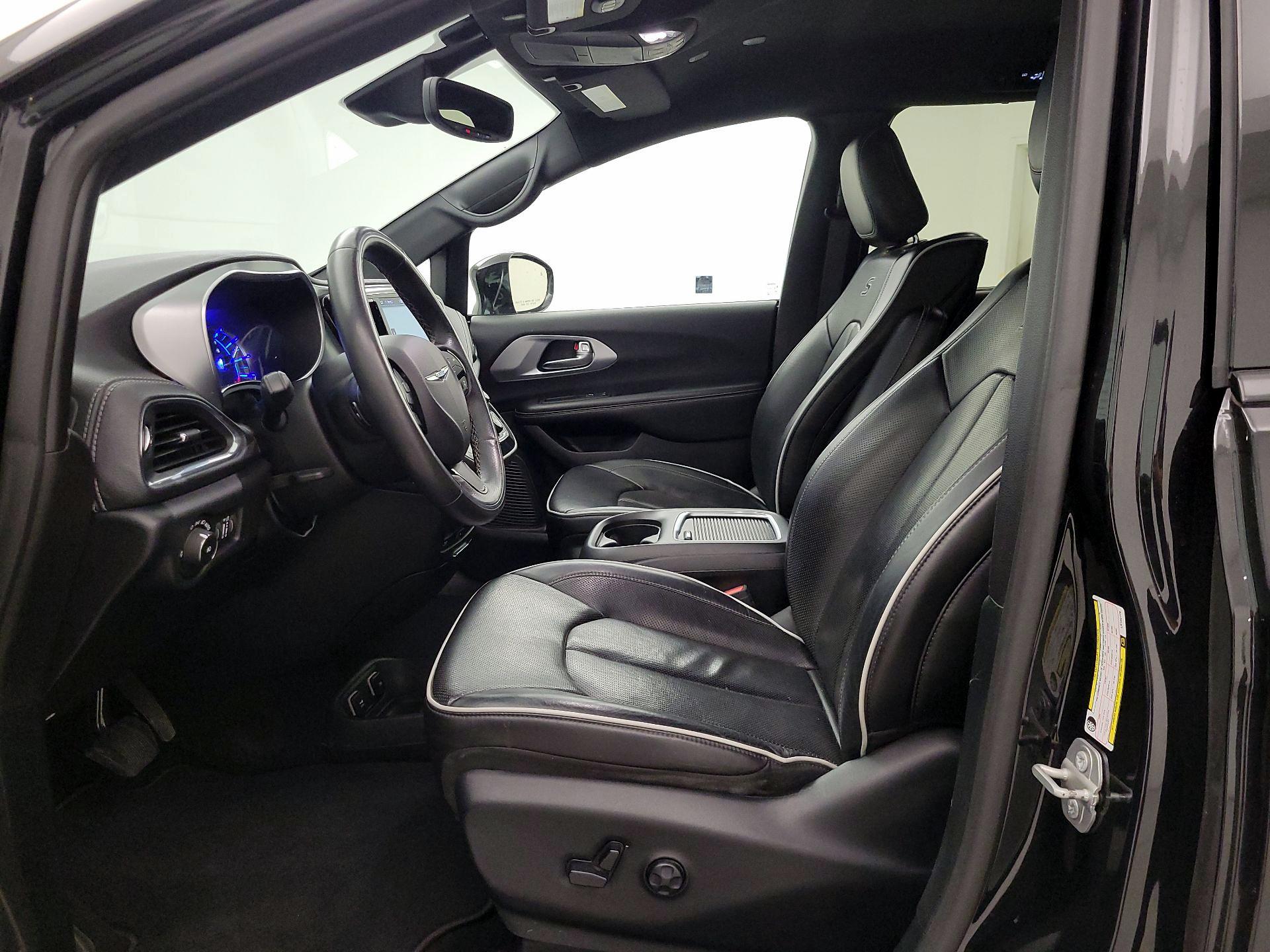 Thumbnail: 2020 Chrysler Pacifica - 11