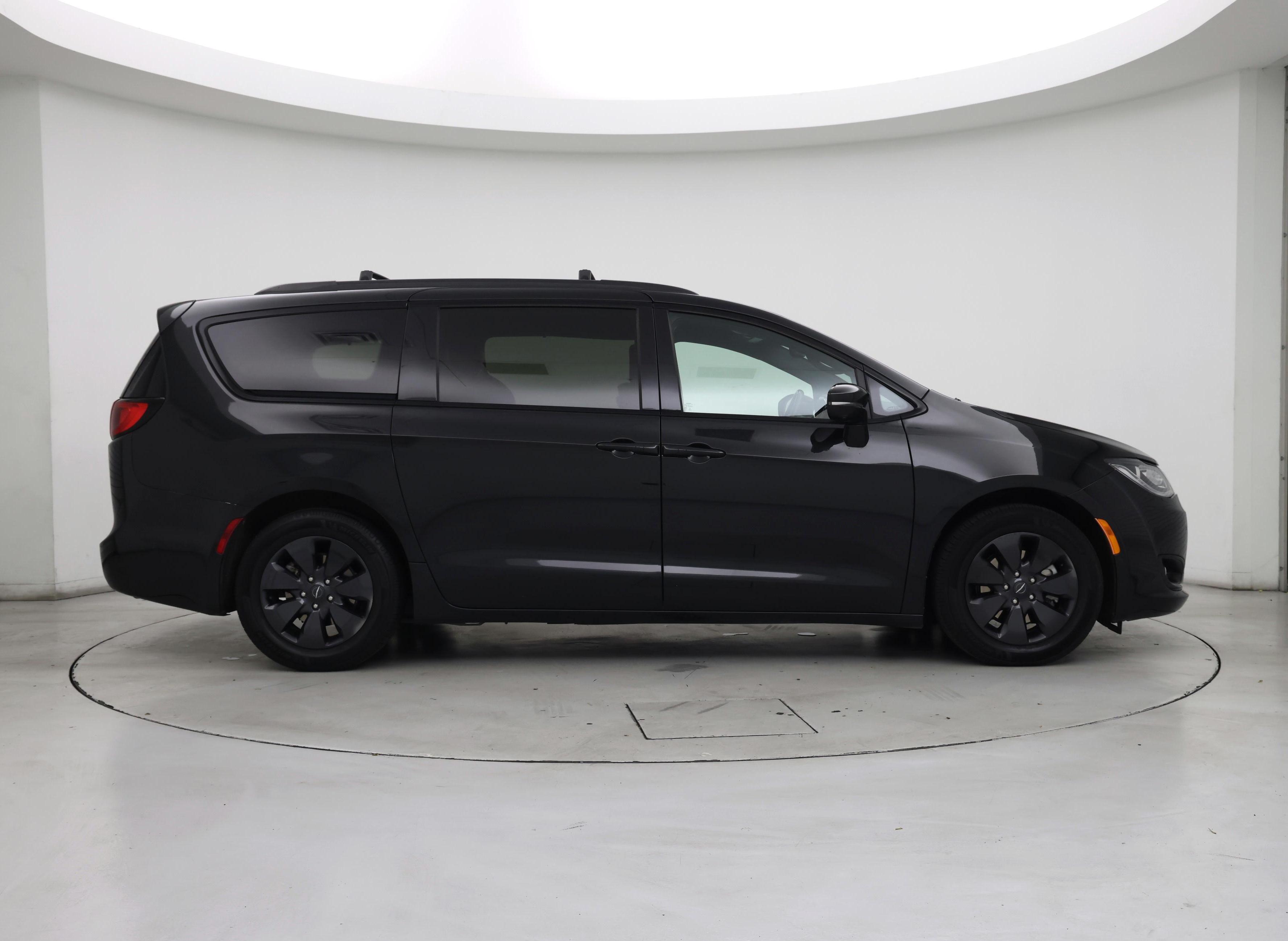 Thumbnail: 2020 Chrysler Pacifica - 7