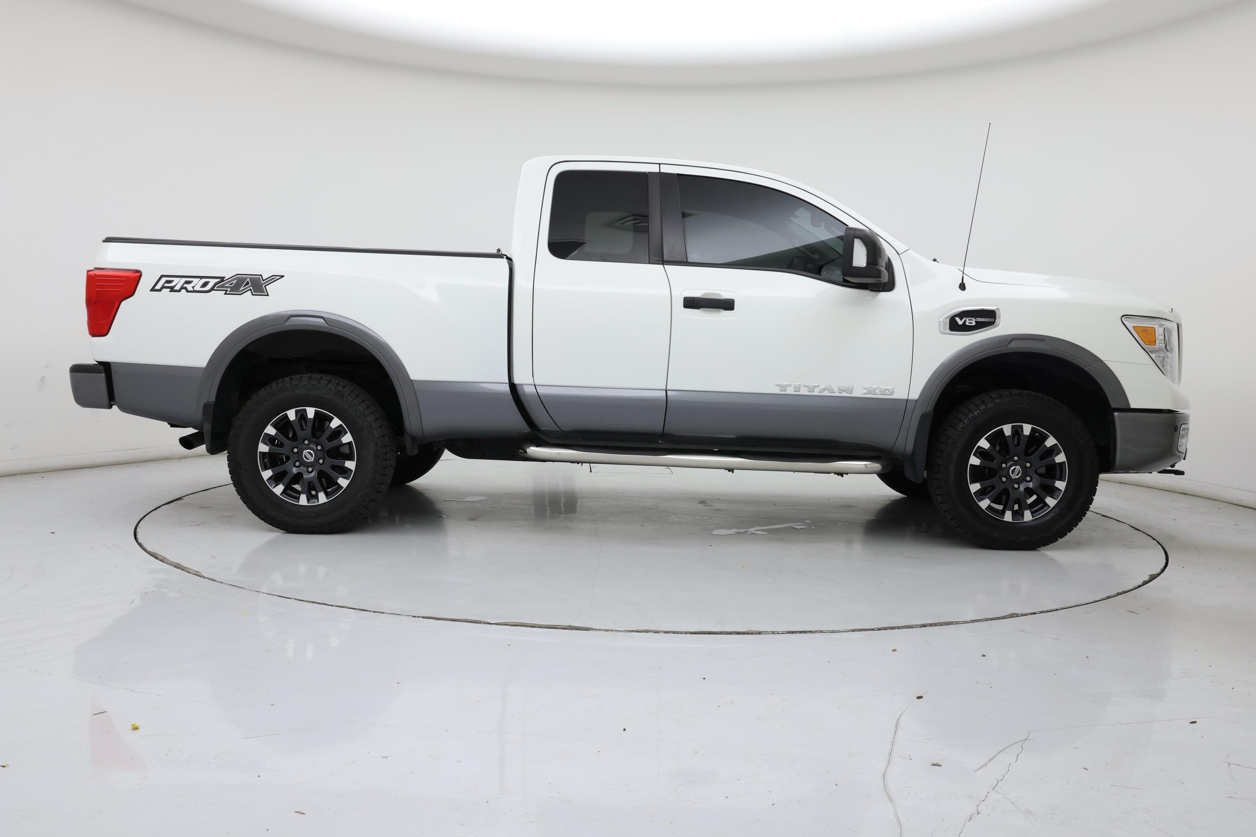 Thumbnail: 2018 Nissan Titan - 7