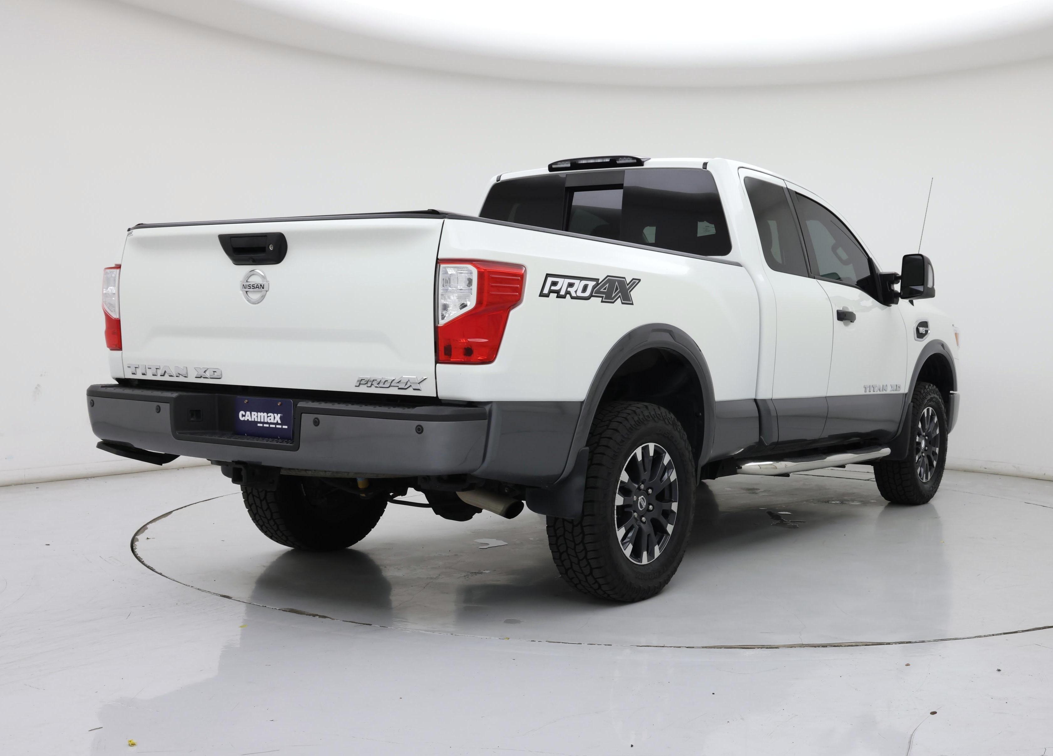 Thumbnail: 2018 Nissan Titan - 8