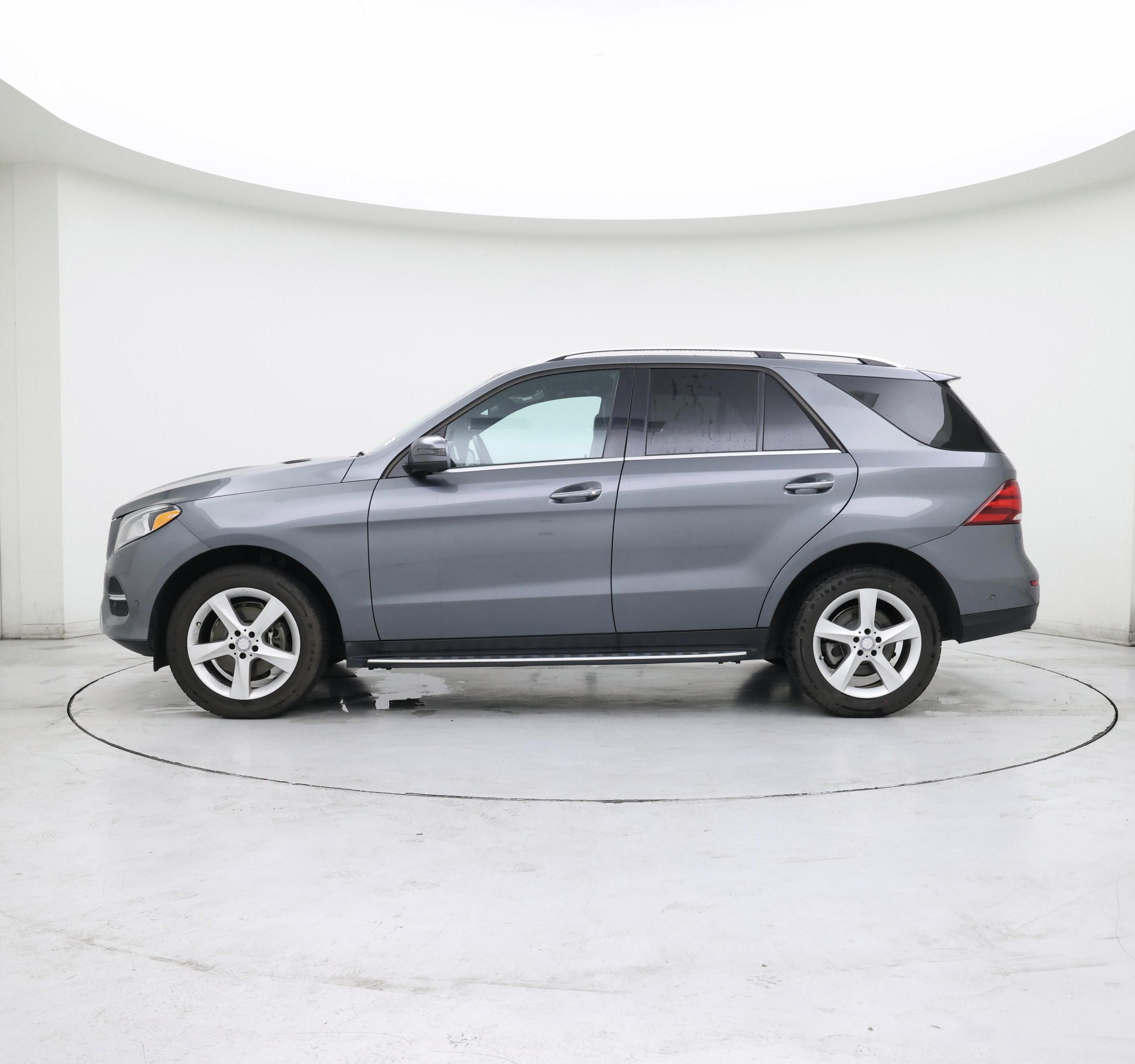Thumbnail: 2017 Mercedes-Benz GLE - 3