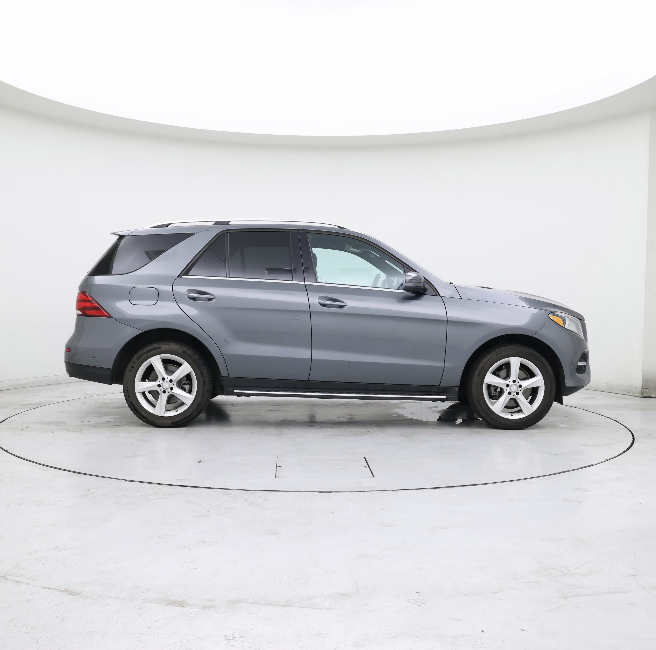 Thumbnail: 2017 Mercedes-Benz GLE - 7