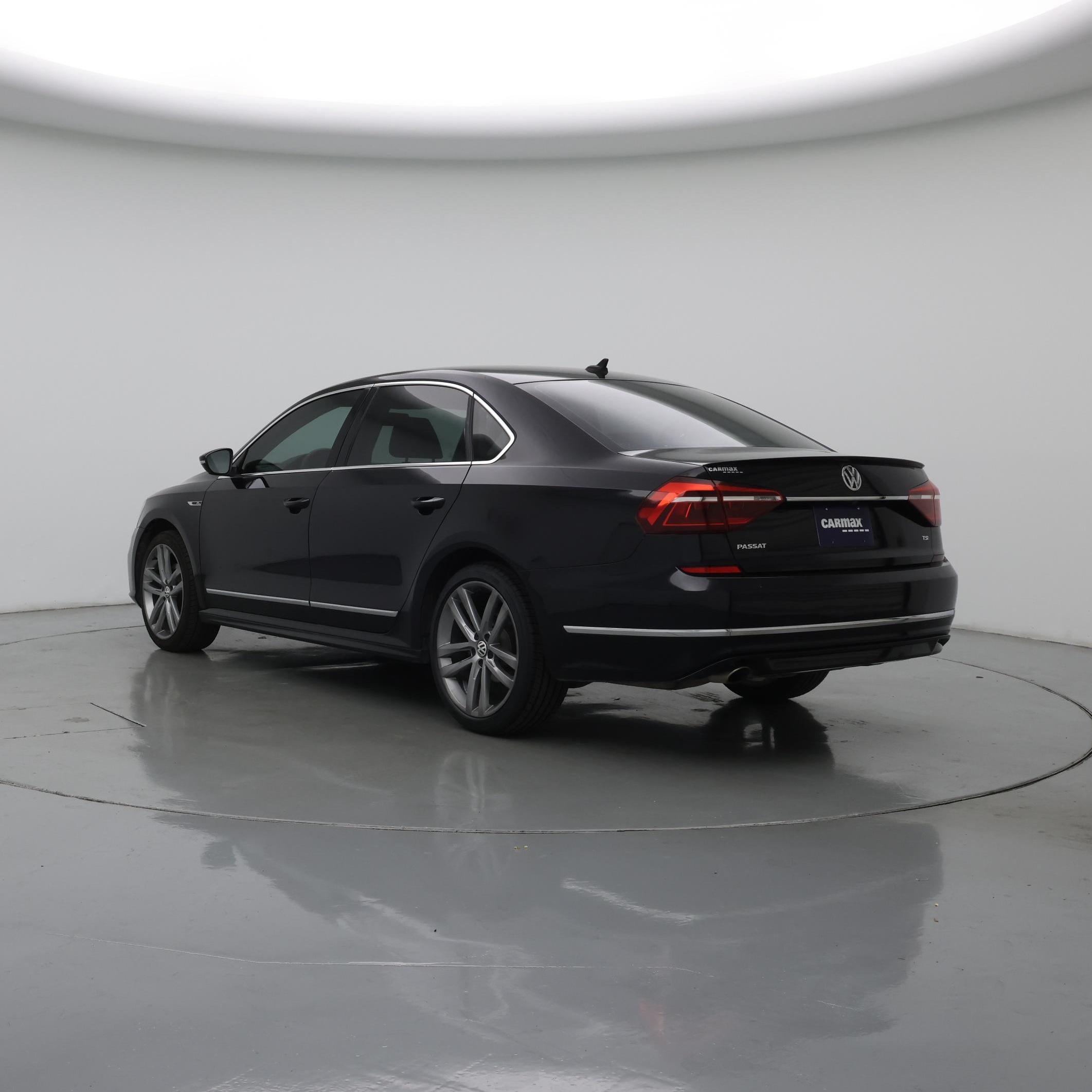 Thumbnail: 2017 Volkswagen Passat - 2