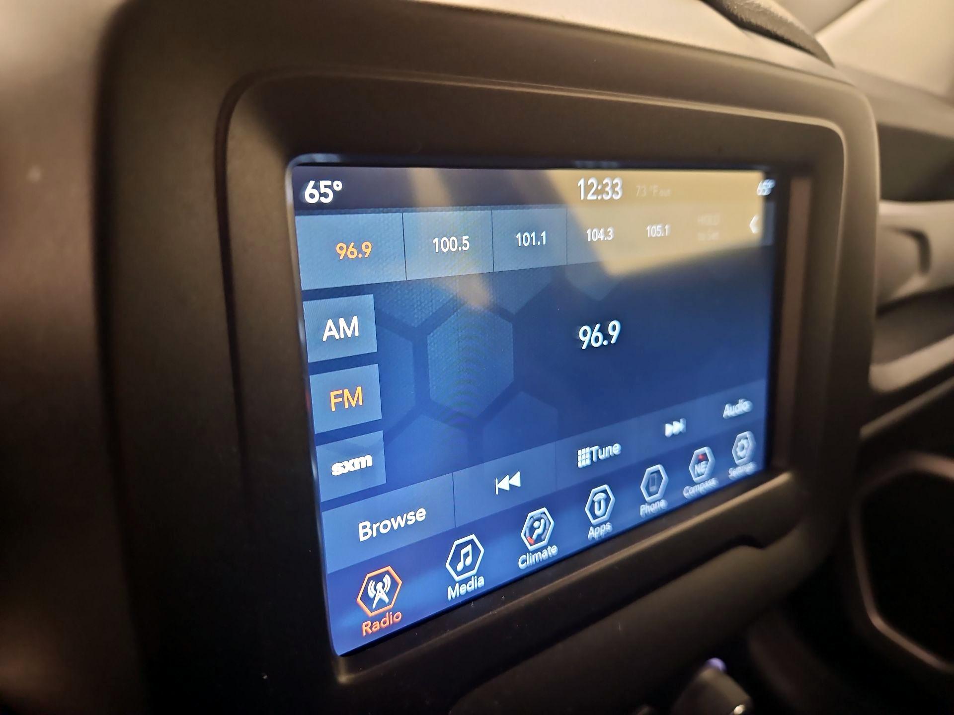 Thumbnail: 2020 Jeep Renegade - 15