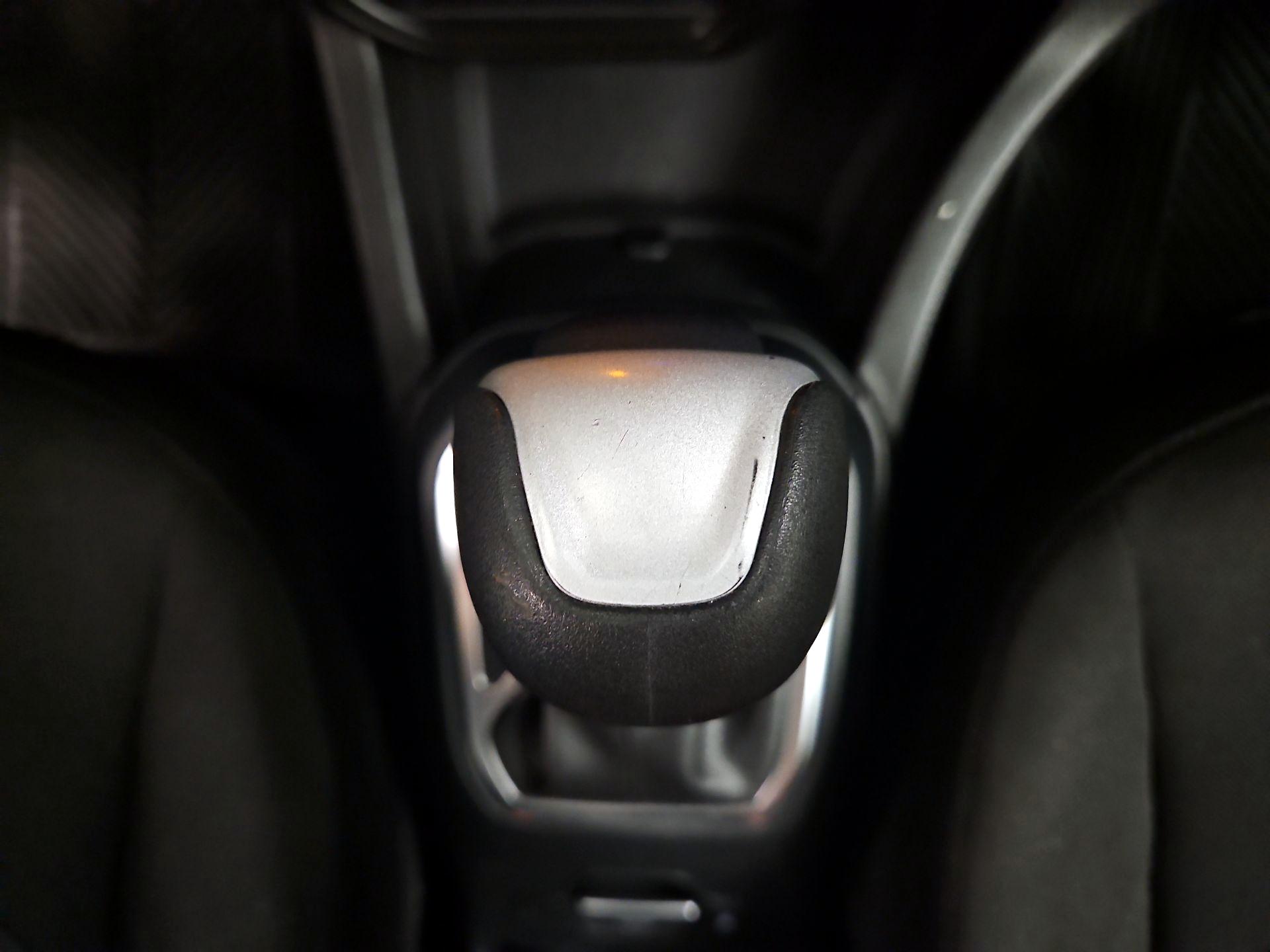 Thumbnail: 2020 Jeep Renegade - 17
