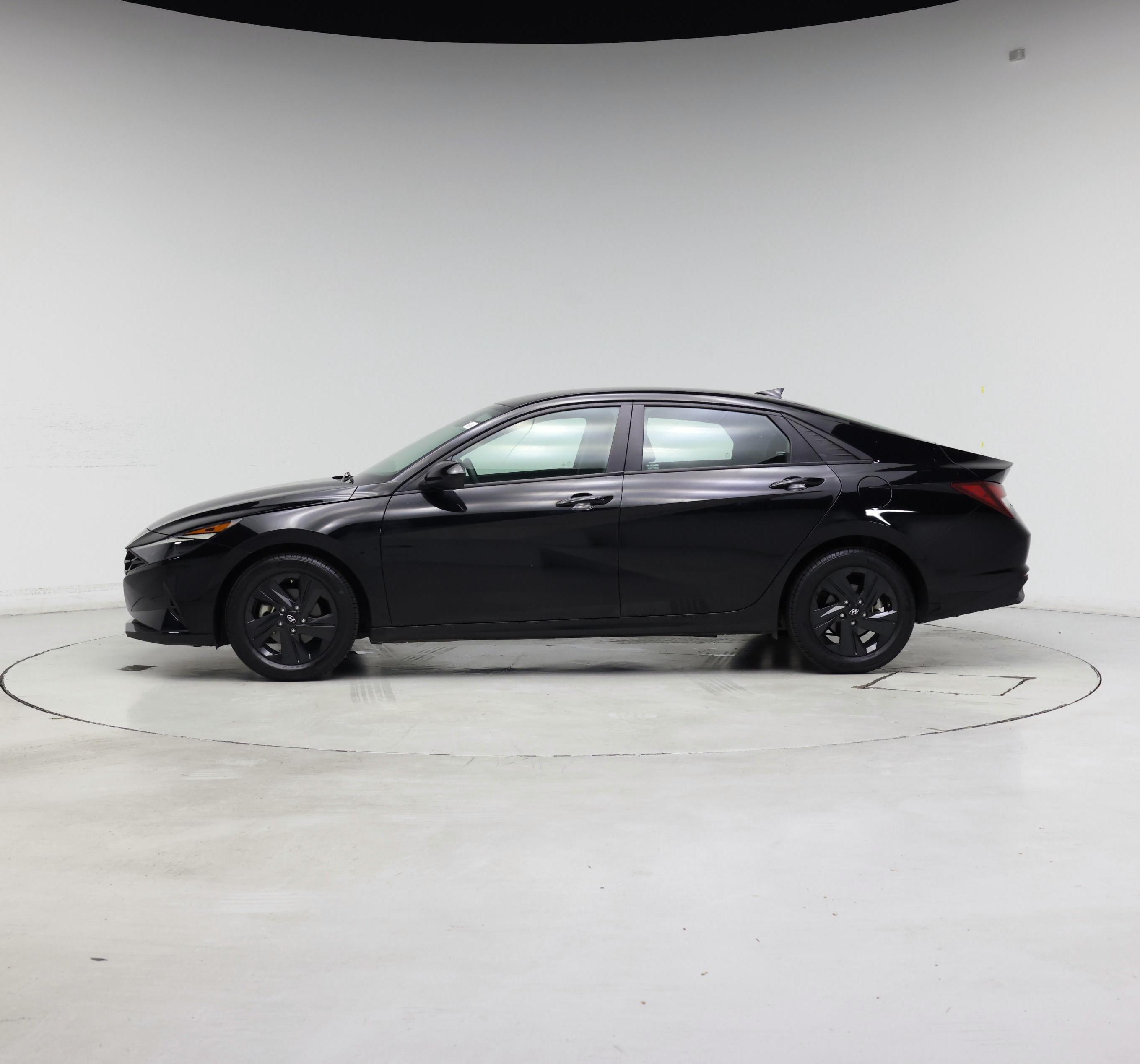 Thumbnail: 2023 Hyundai Elantra - 3