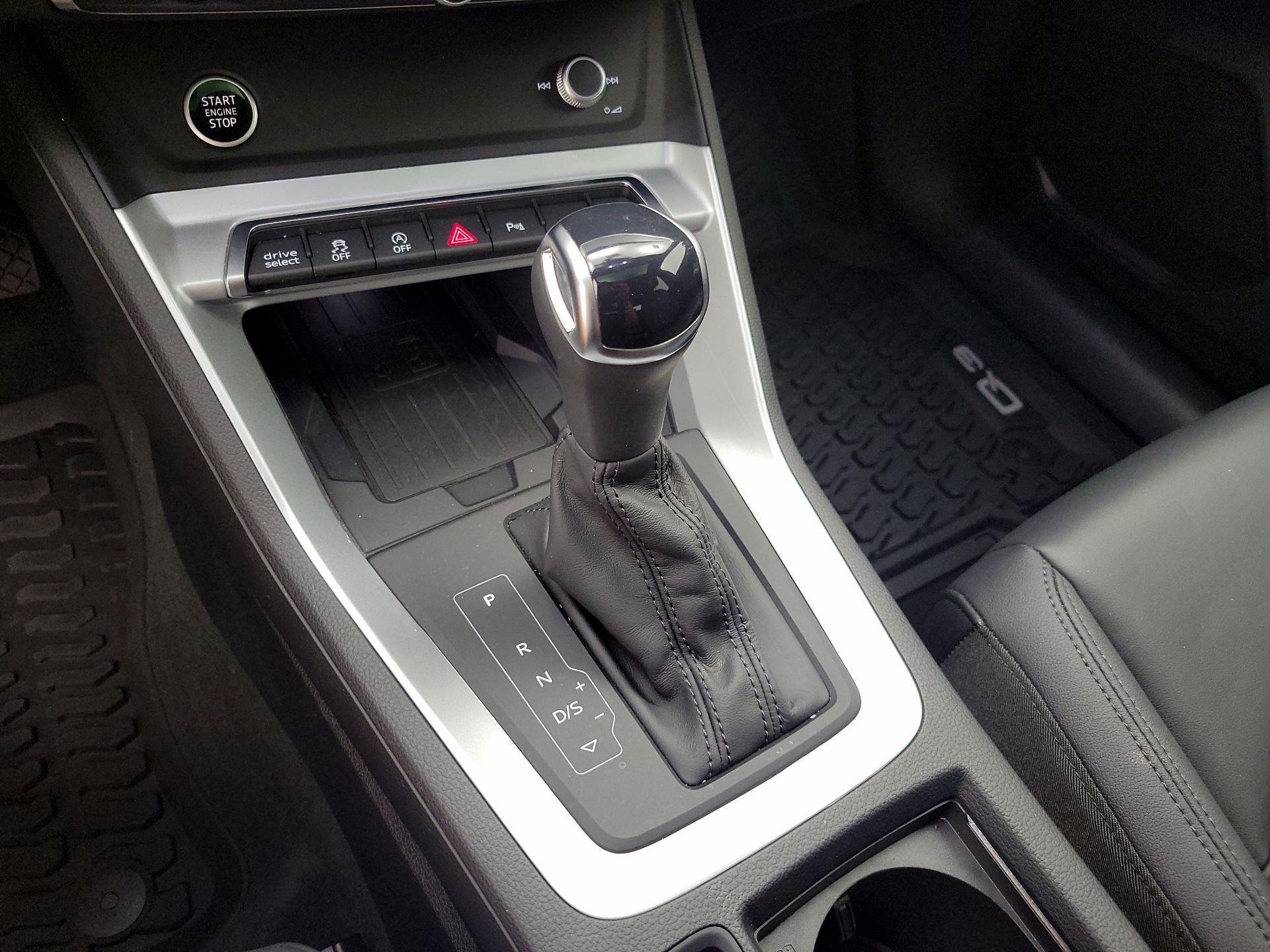 Thumbnail: 2024 Audi Q3 - 17