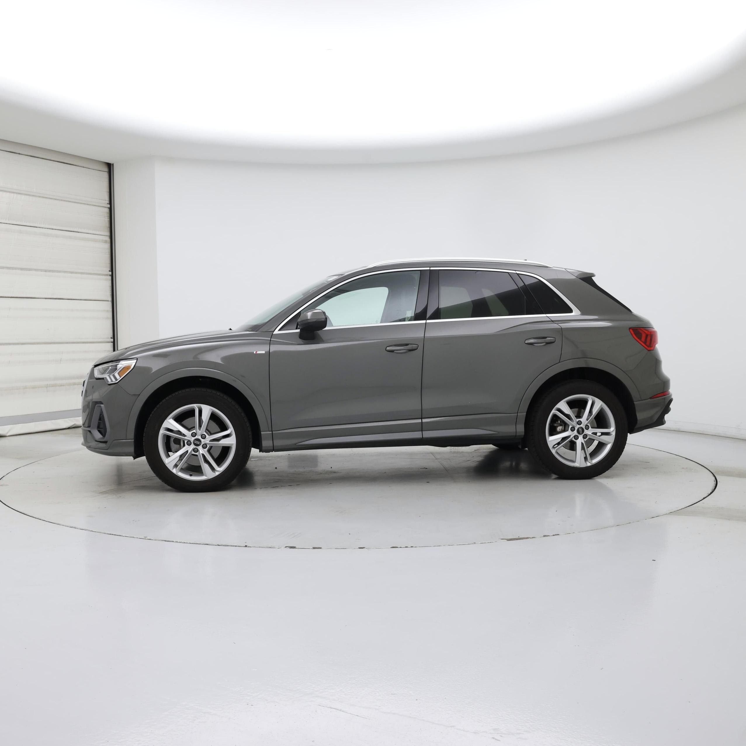 Thumbnail: 2024 Audi Q3 - 3