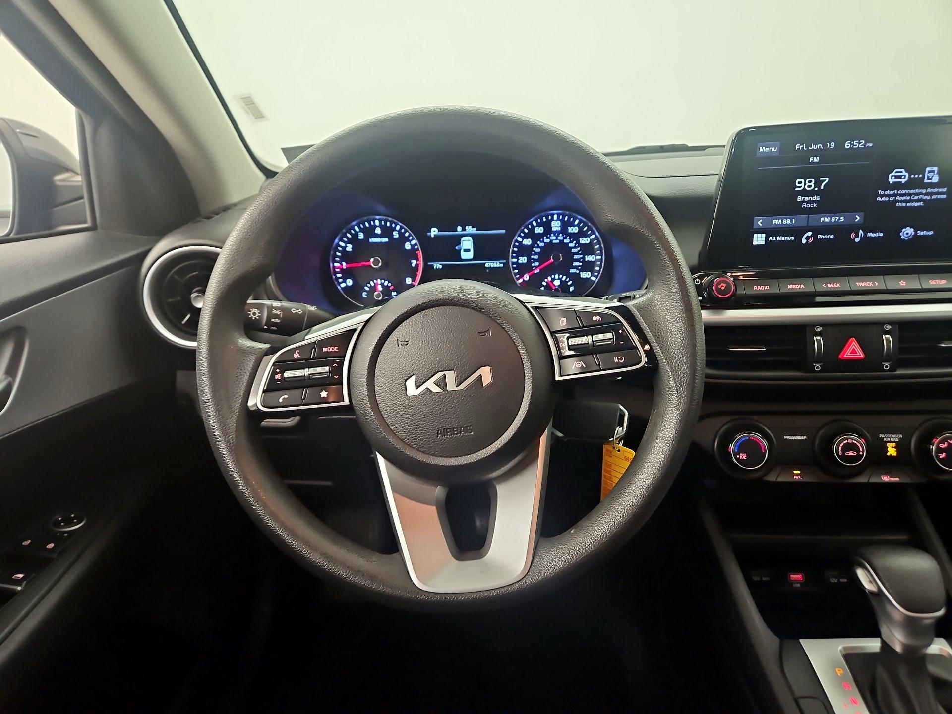 Thumbnail: 2023 Kia Forte - 10