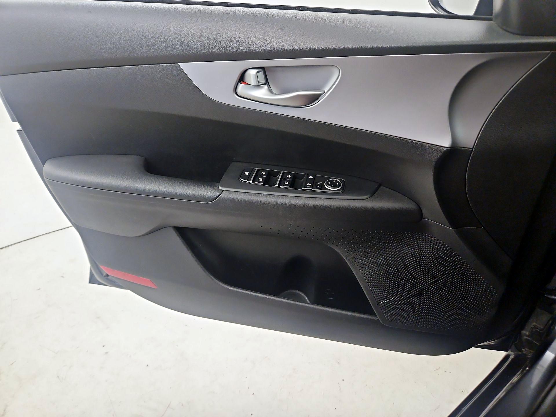 Thumbnail: 2023 Kia Forte - 12