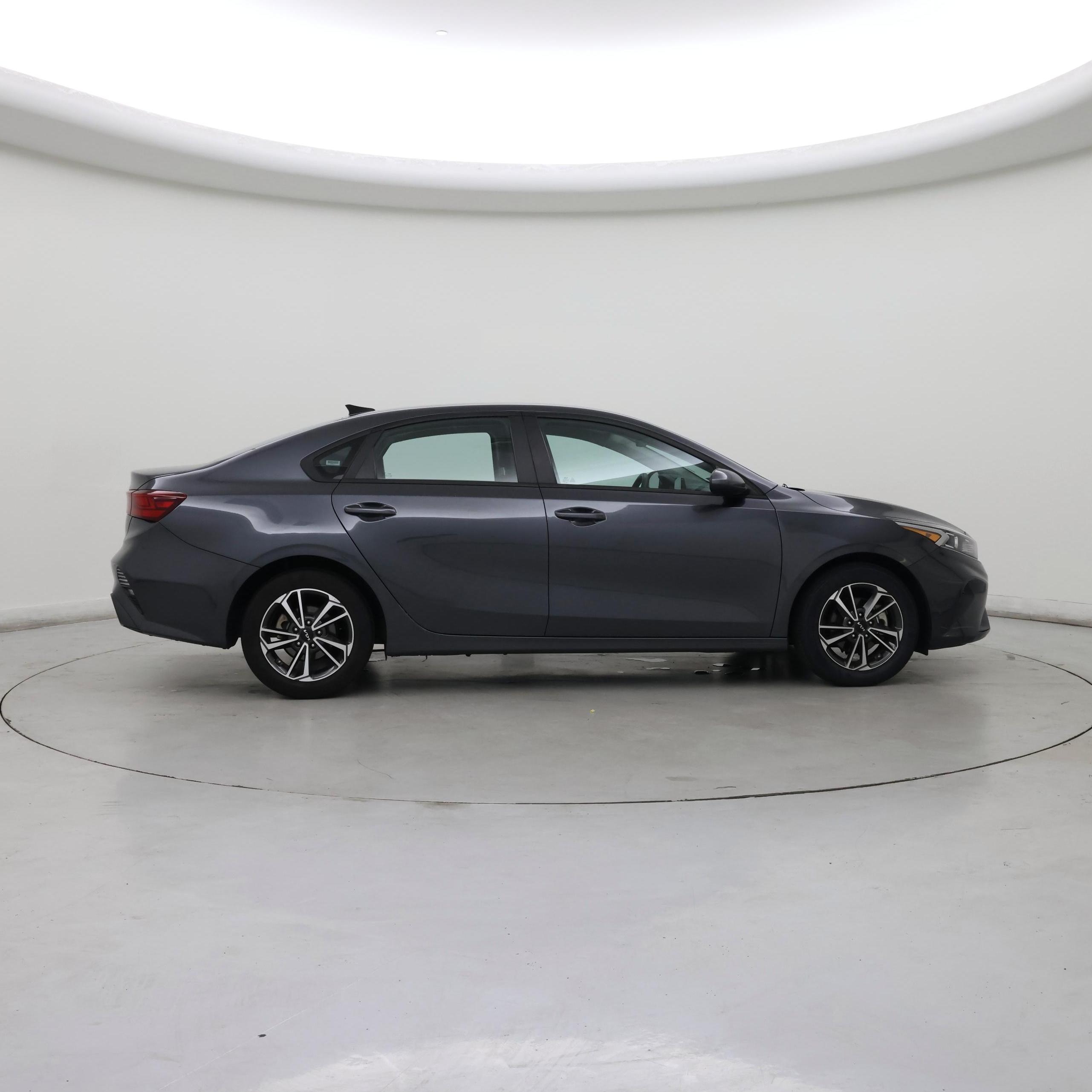 Thumbnail: 2023 Kia Forte - 7