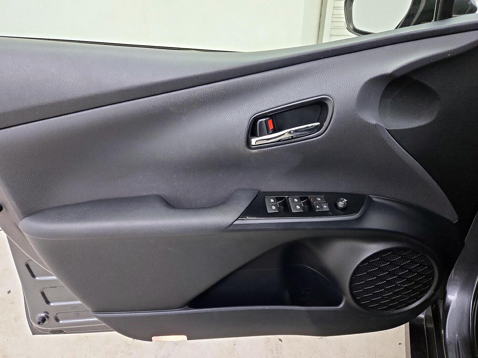 Thumbnail: 2016 Toyota Prius - 12