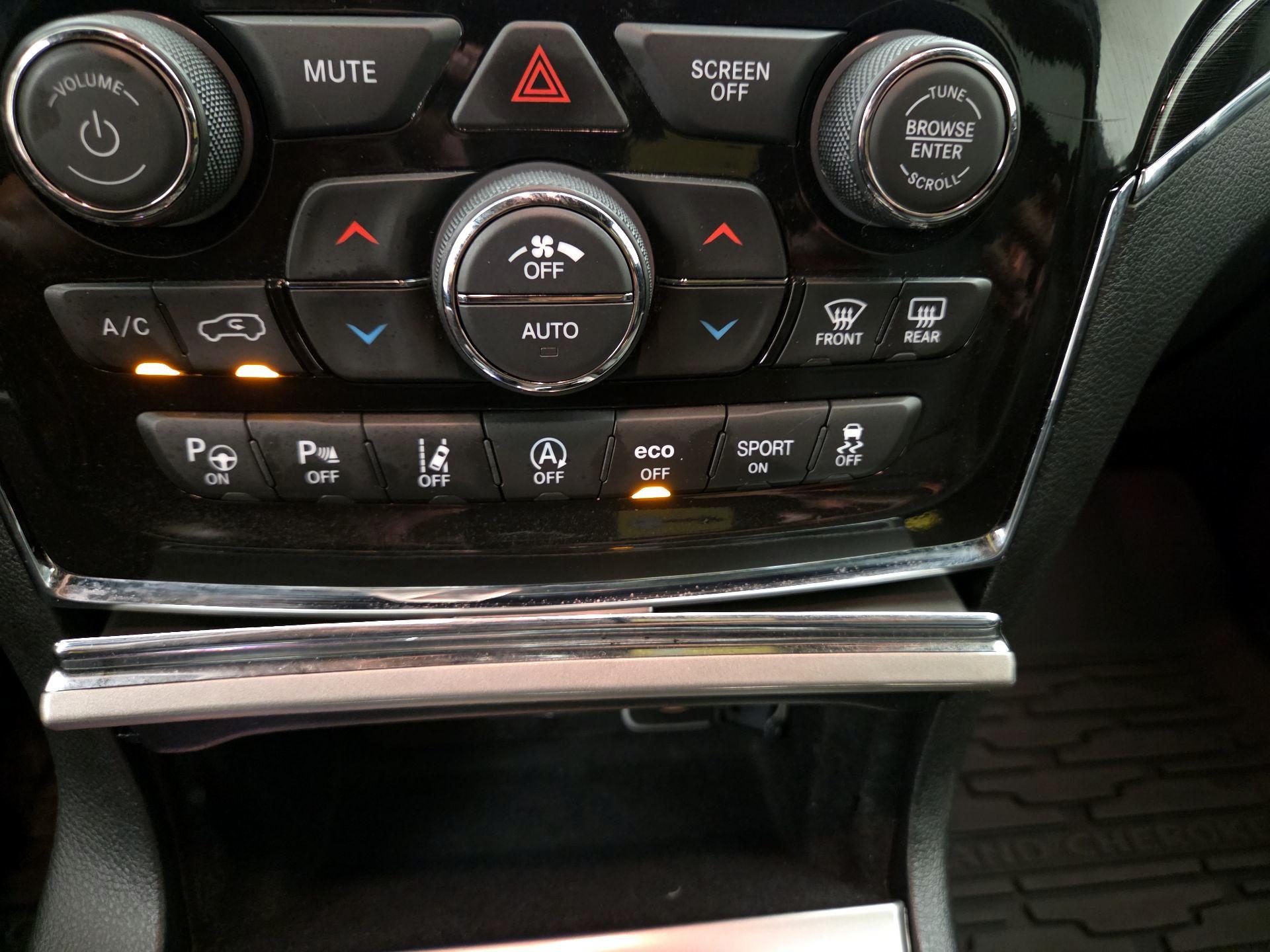 Thumbnail: 2021 Jeep Grand Cherokee - 17