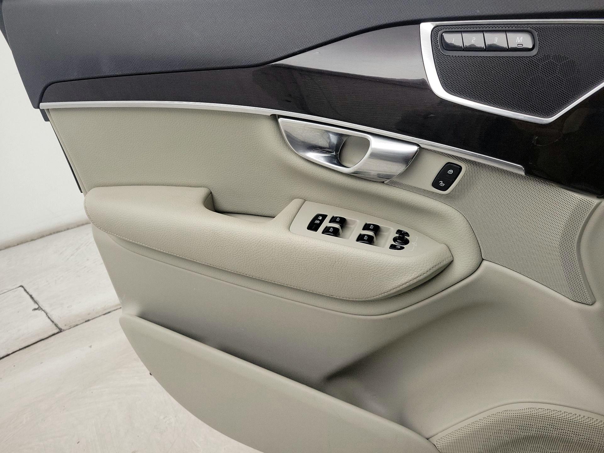 Thumbnail: 2019 Volvo XC90 - 12