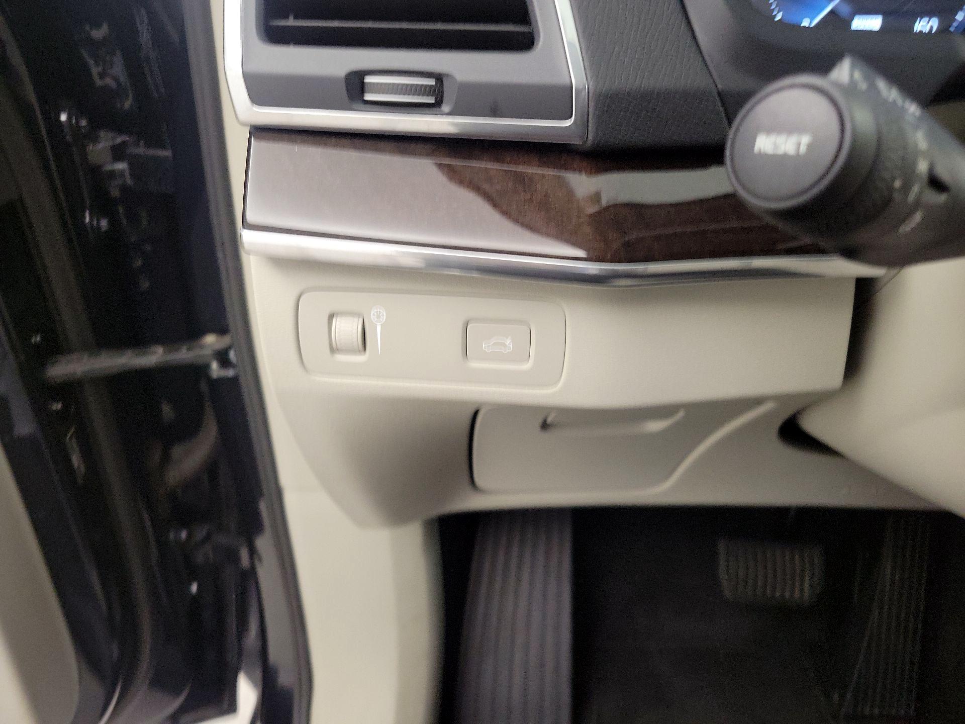 Thumbnail: 2019 Volvo XC90 - 13